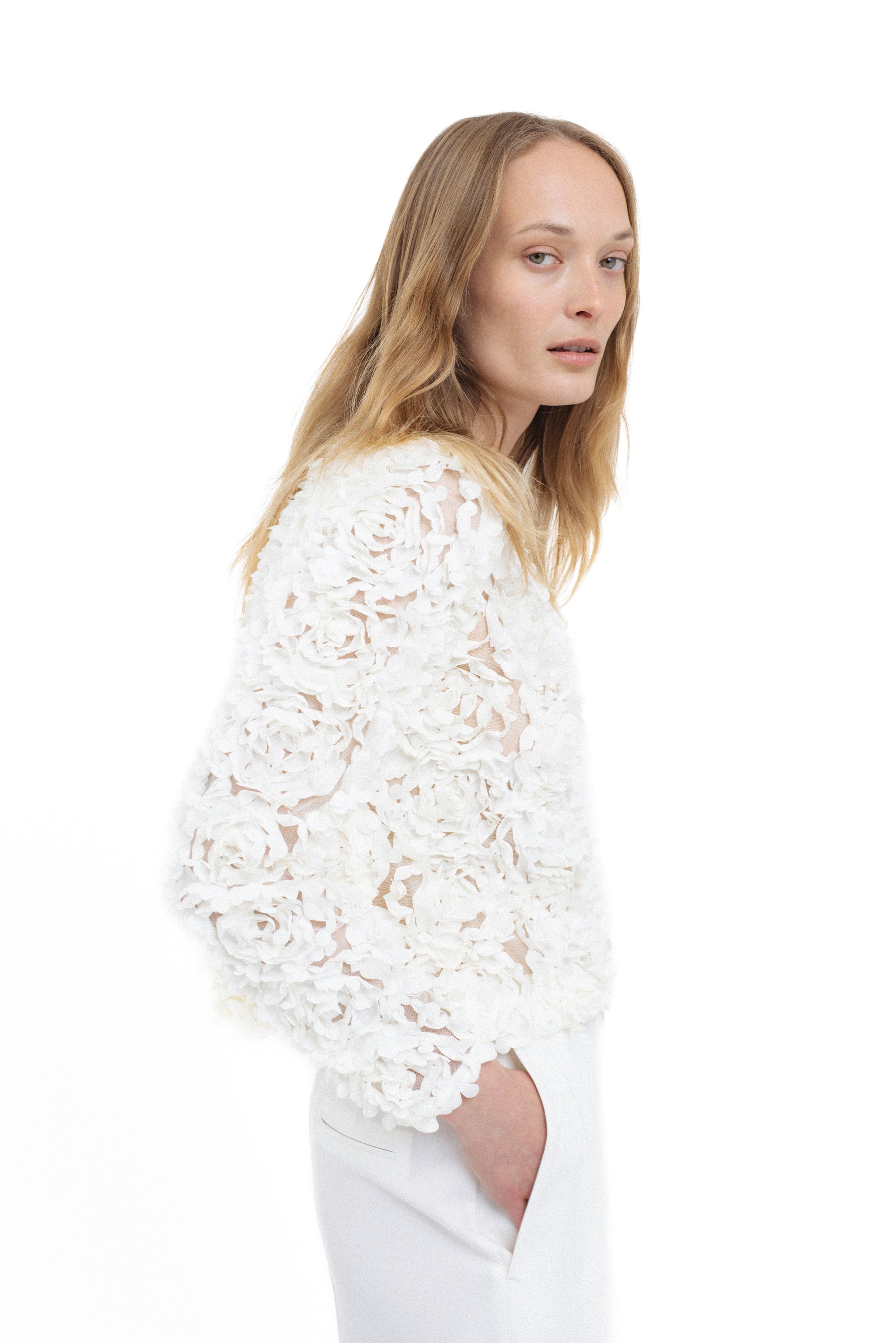 WHITE TEXTURED FLORAL BLOUSE