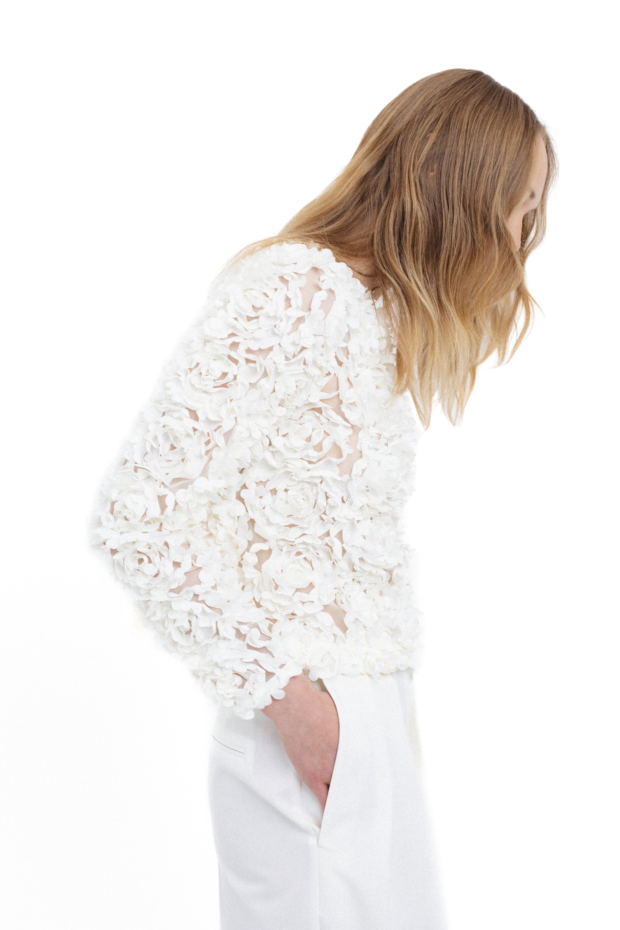 WHITE TEXTURED FLORAL BLOUSE