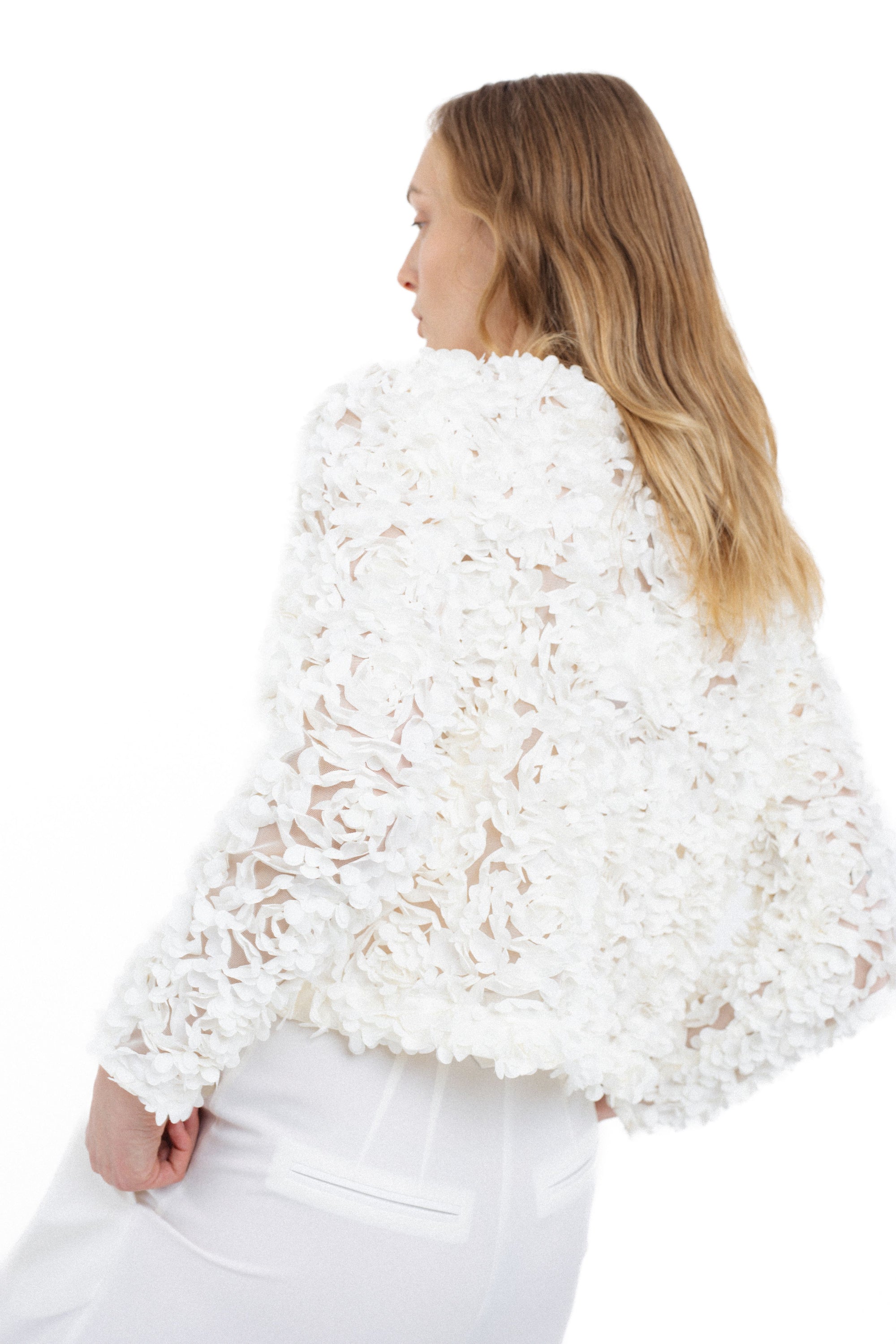 WHITE TEXTURED FLORAL BLOUSE