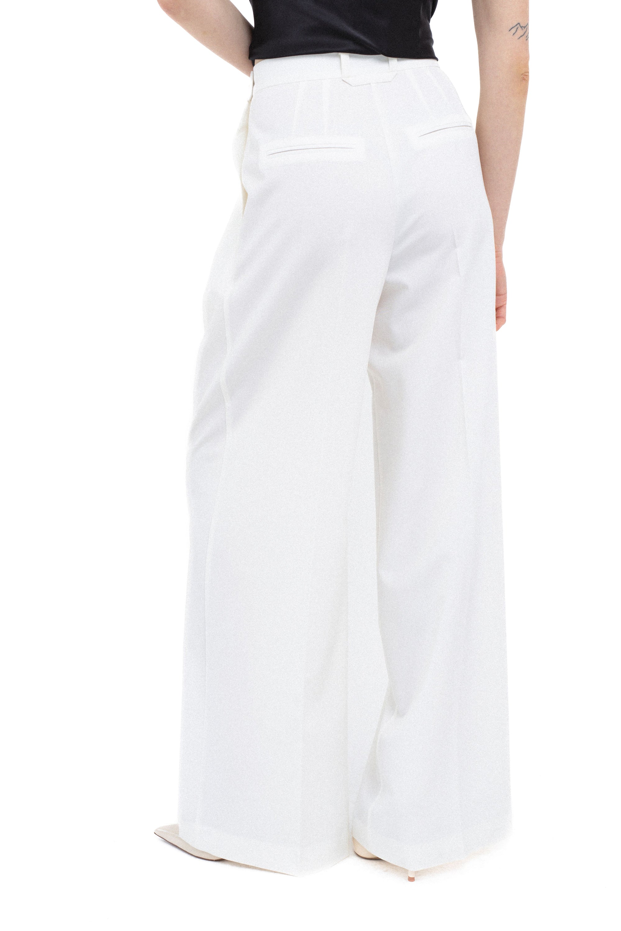 WHITE WIDE-LEG TROUSERS