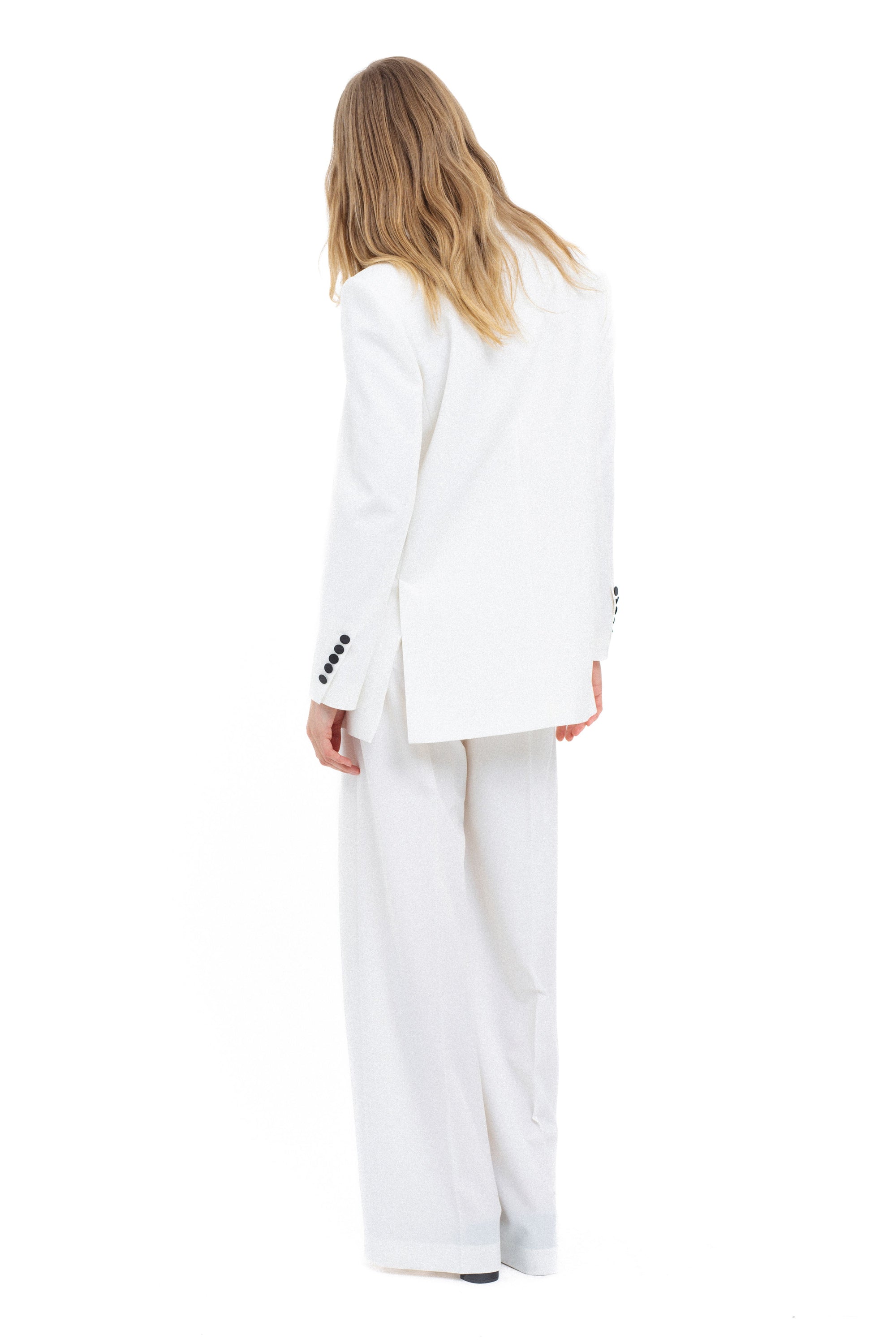 WHITE STRAIGHT DOUBLE-BREASTED BLAZER