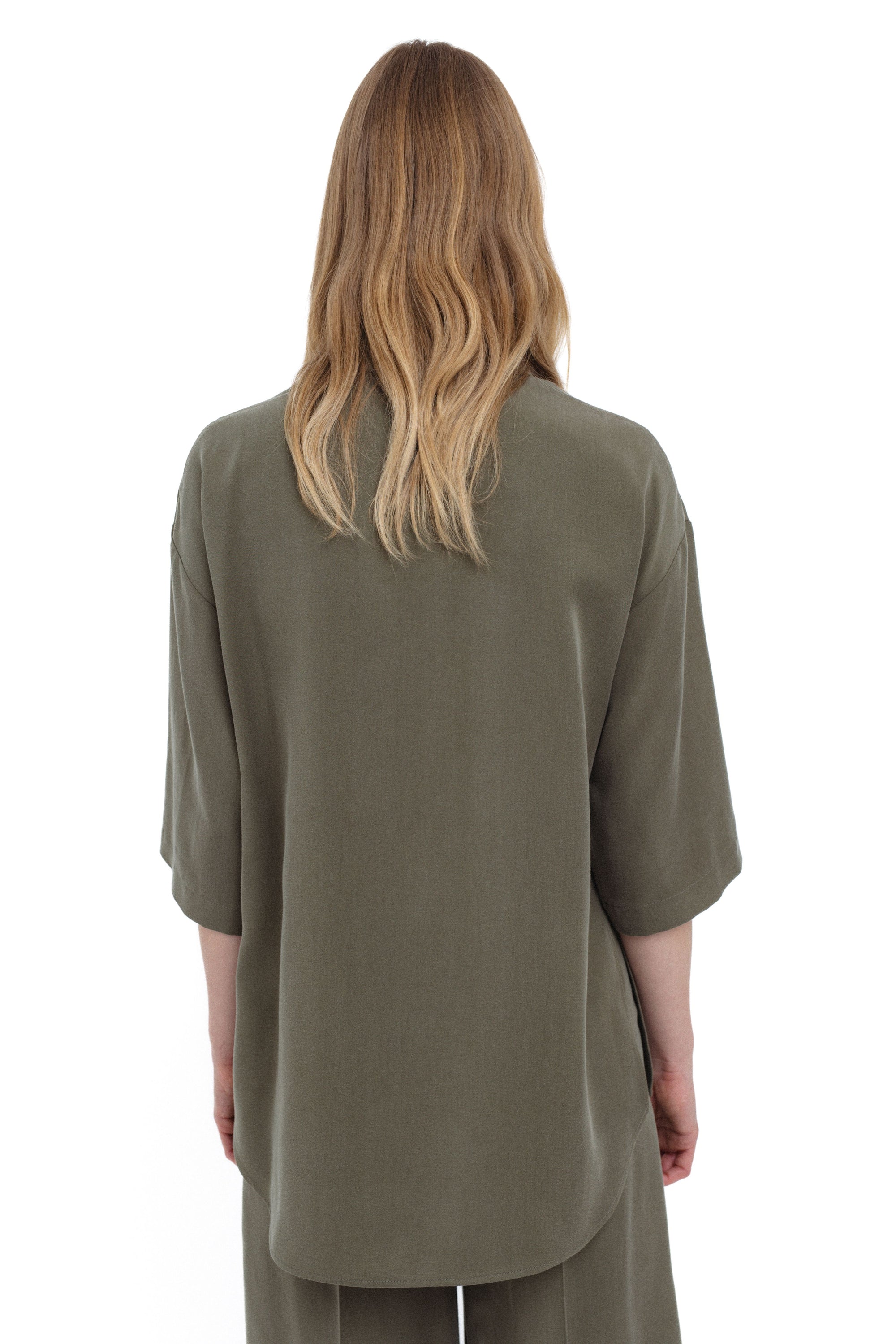 PADIDINTI TRUMPOMIS RANKOVĖMIS CHAKI MARŠKINIAI