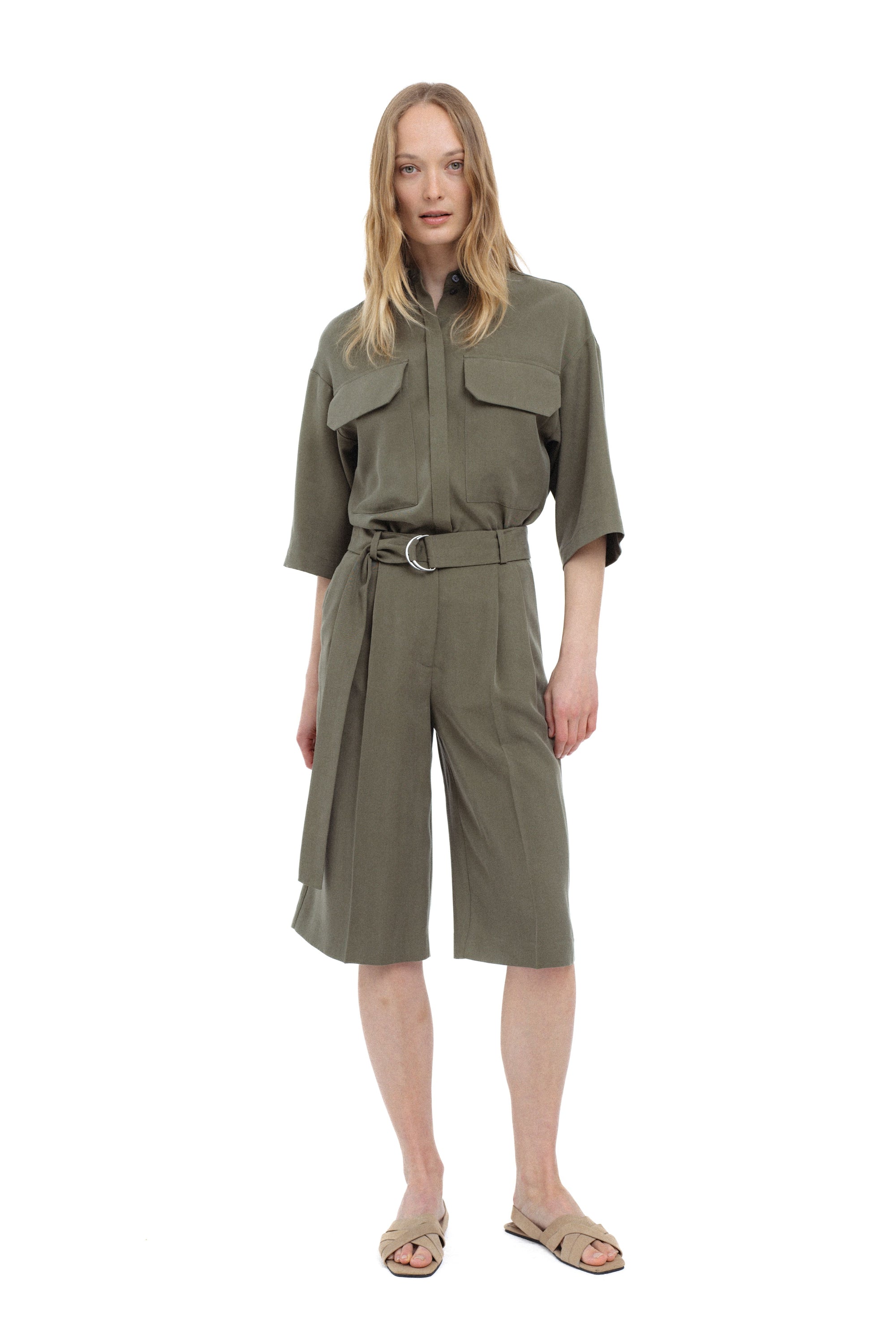 CHAKI SPALVOS BERMUDAI SU DIRŽU