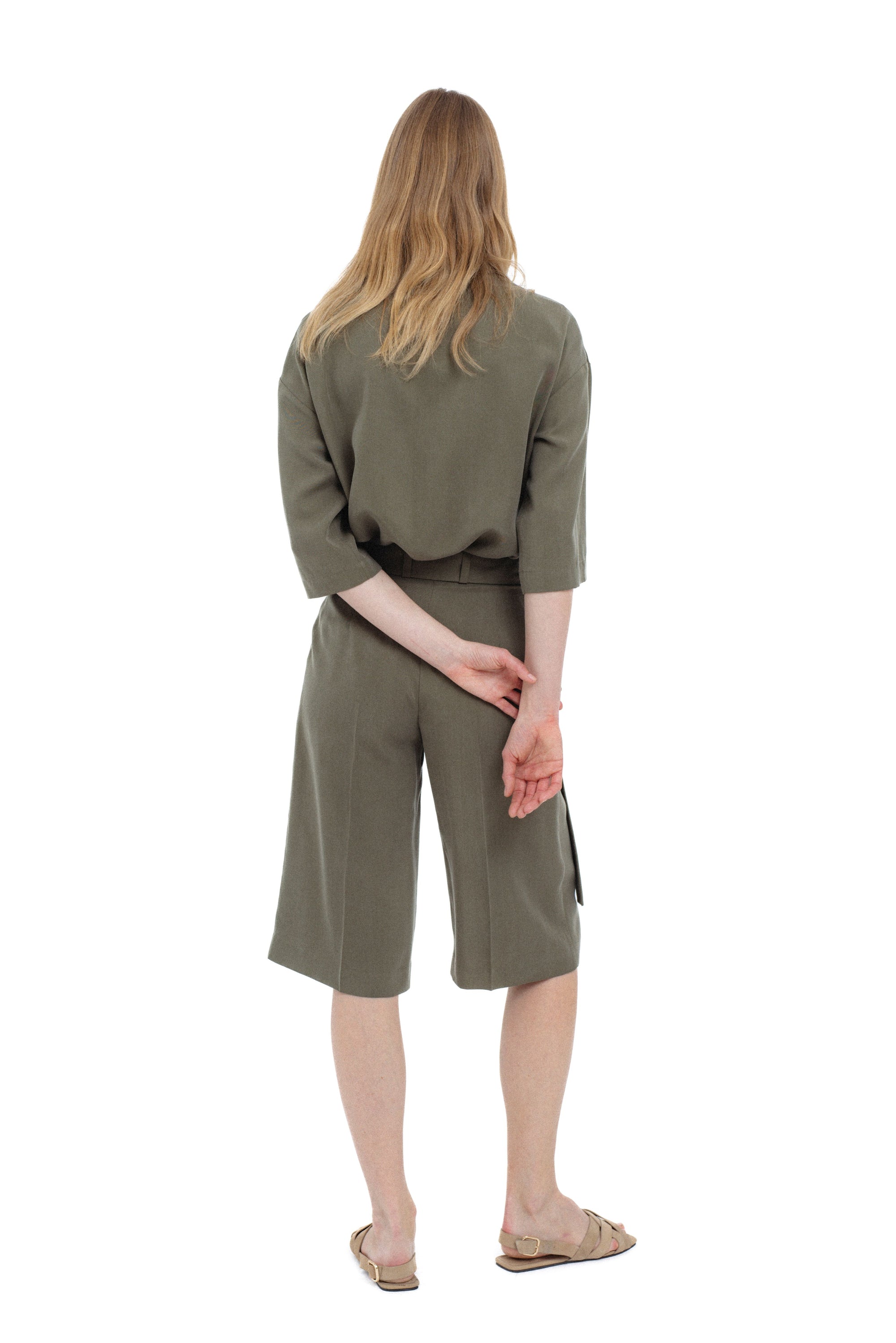 CHAKI SPALVOS BERMUDAI SU DIRŽU