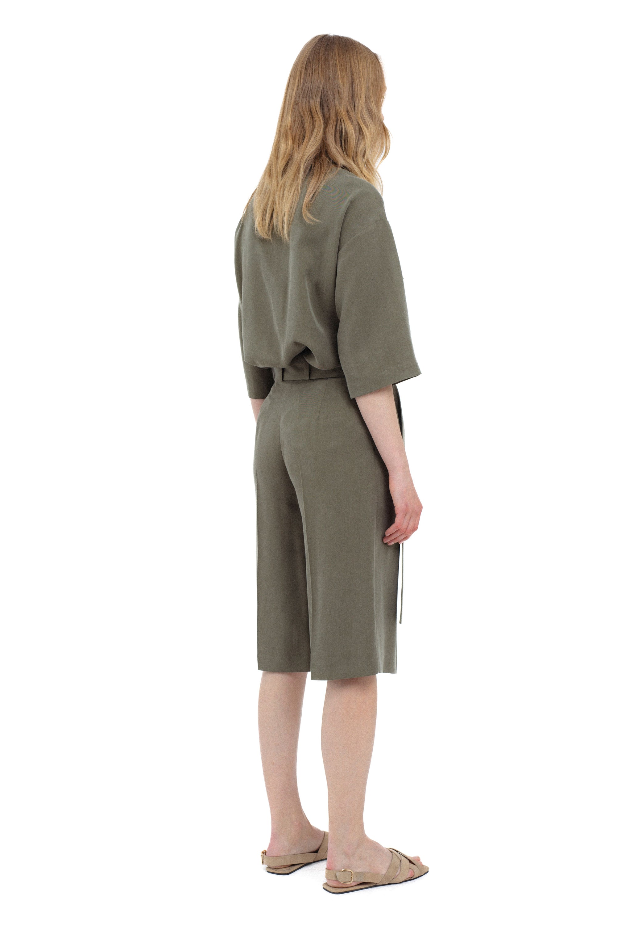 CHAKI SPALVOS BERMUDAI SU DIRŽU