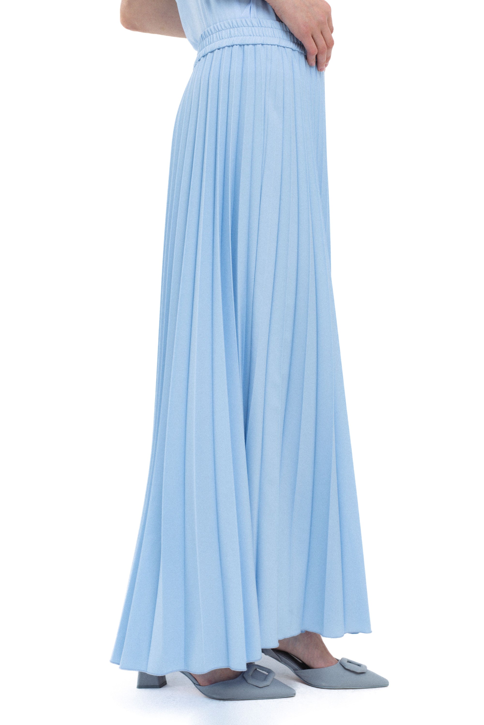 LIGHT BLUE PLEATED MAXI SKIRT