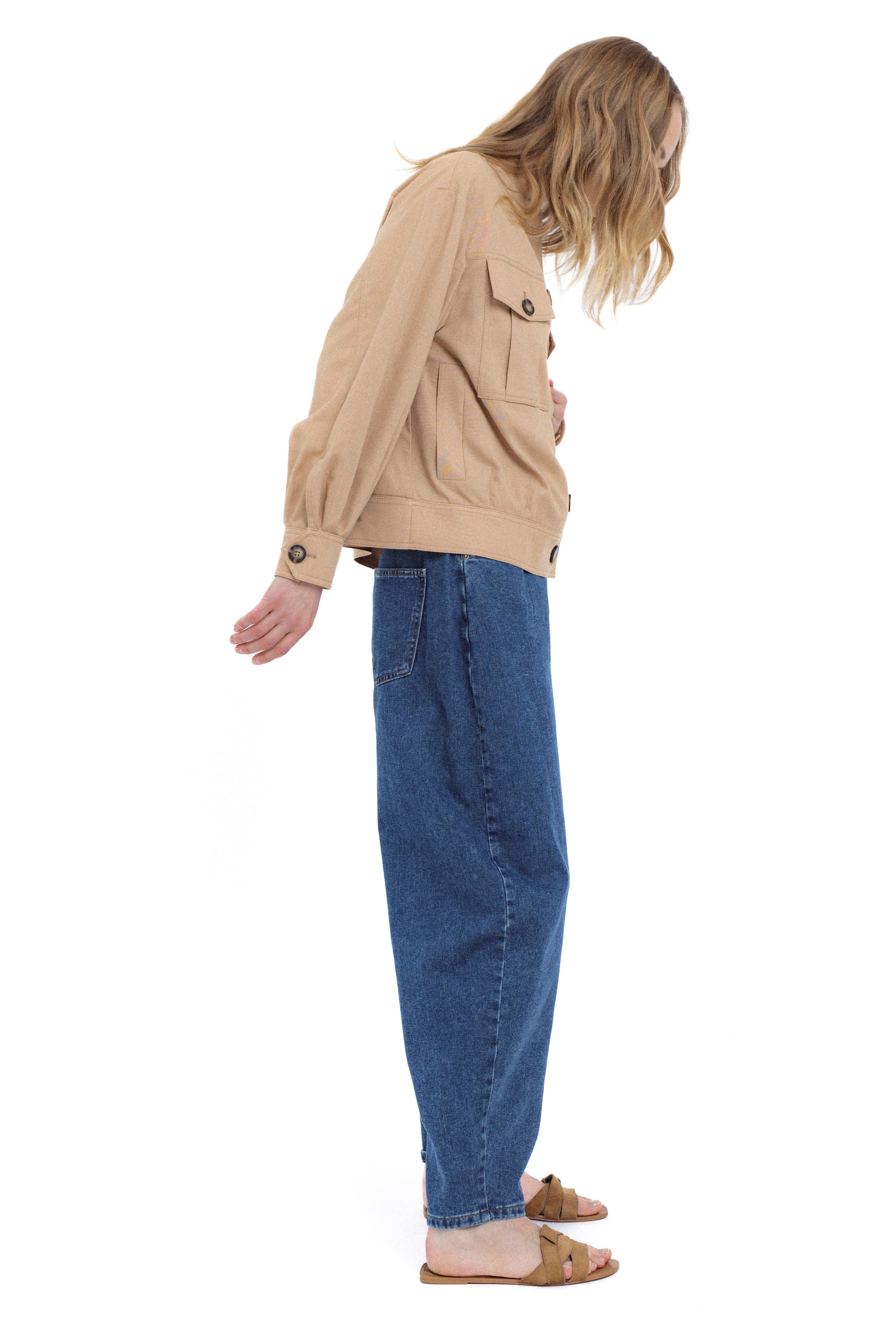 BLUE BARREL-LEG JEANS