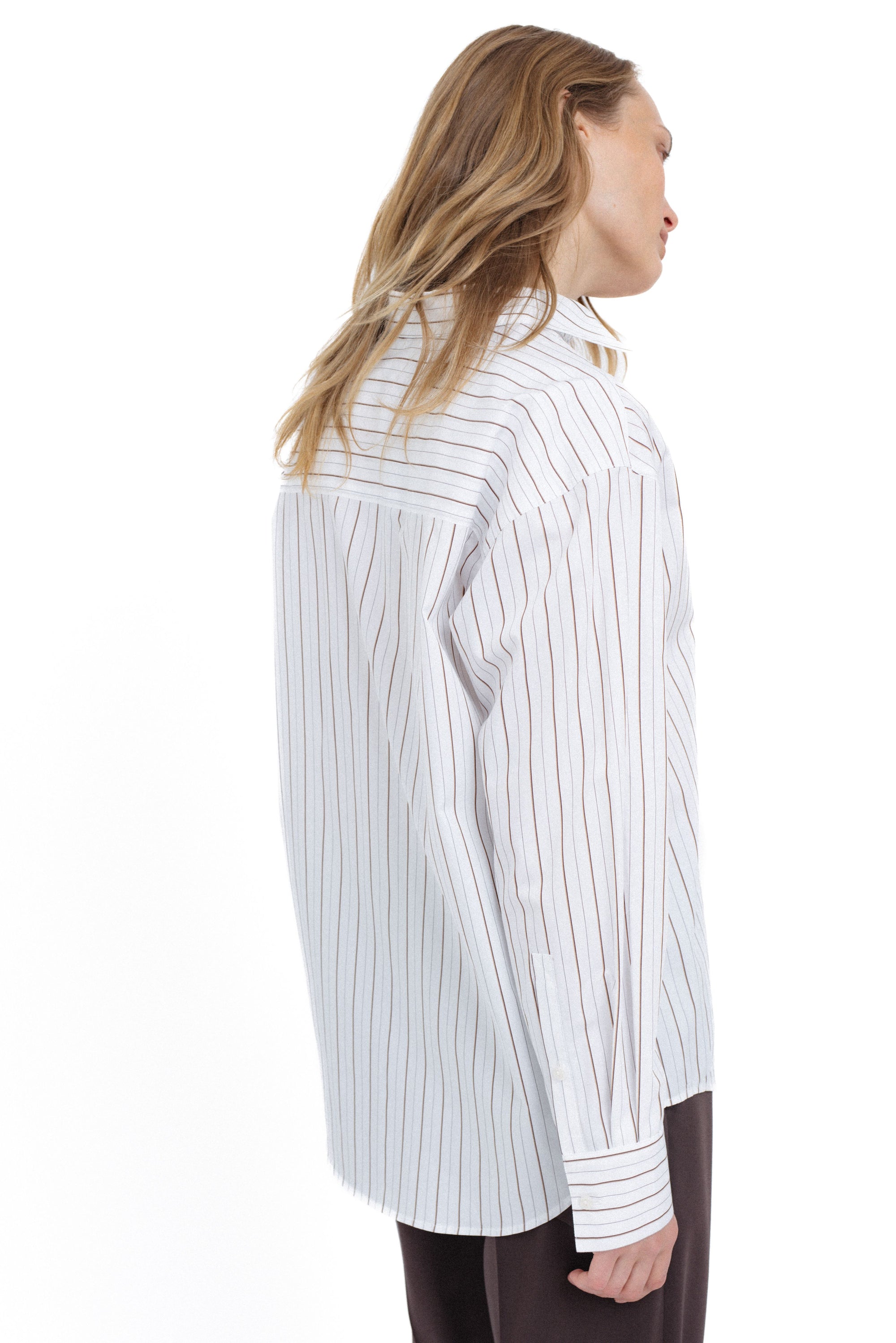 UNISEX MARŠKINIAI ILGOMIS RANKOVĖMIS SU RUDAIS DRYŽIAIS