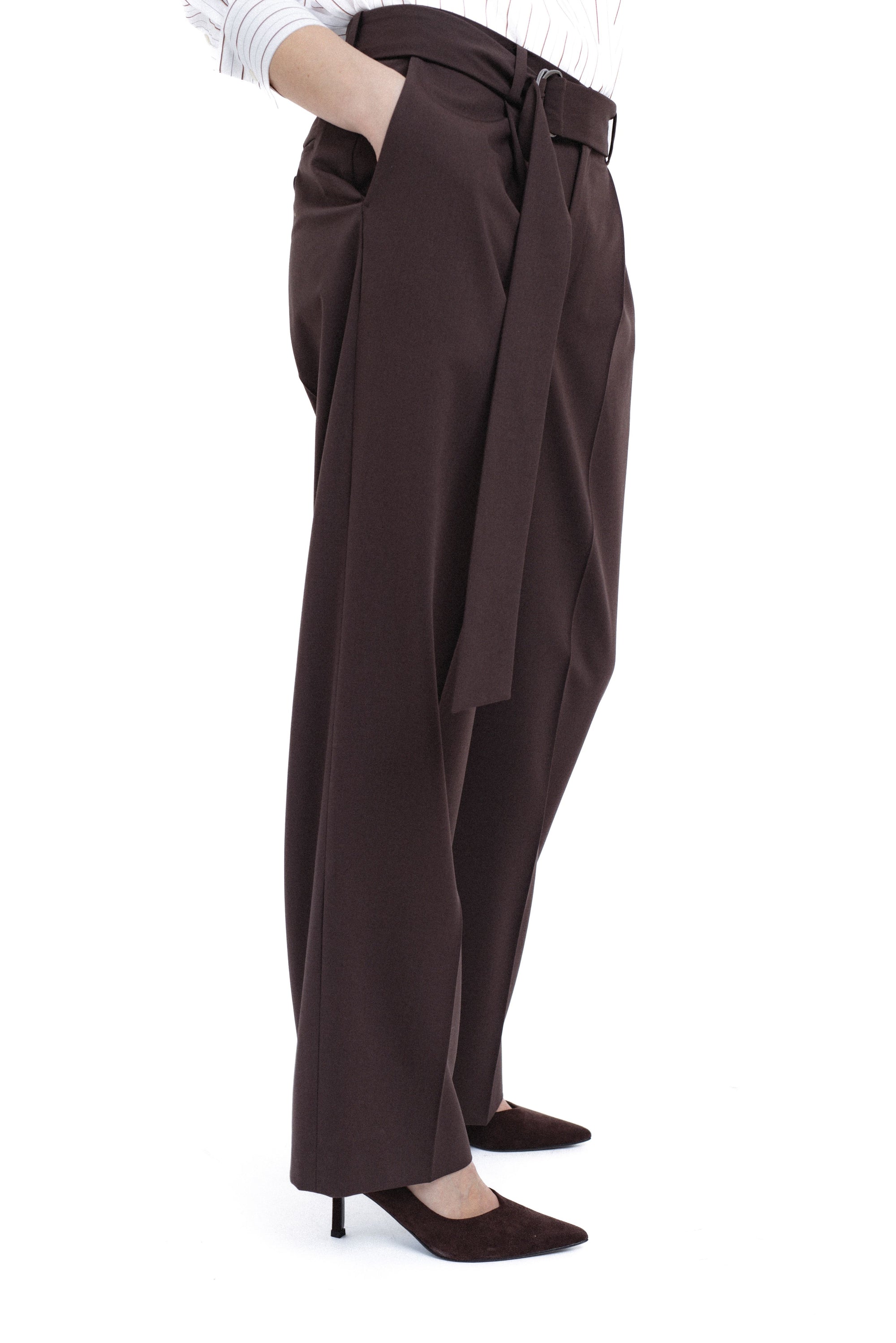 UNISEX TAMSAUS ŠOKOLADO TIESIOS KELNĖS SU DIRŽU