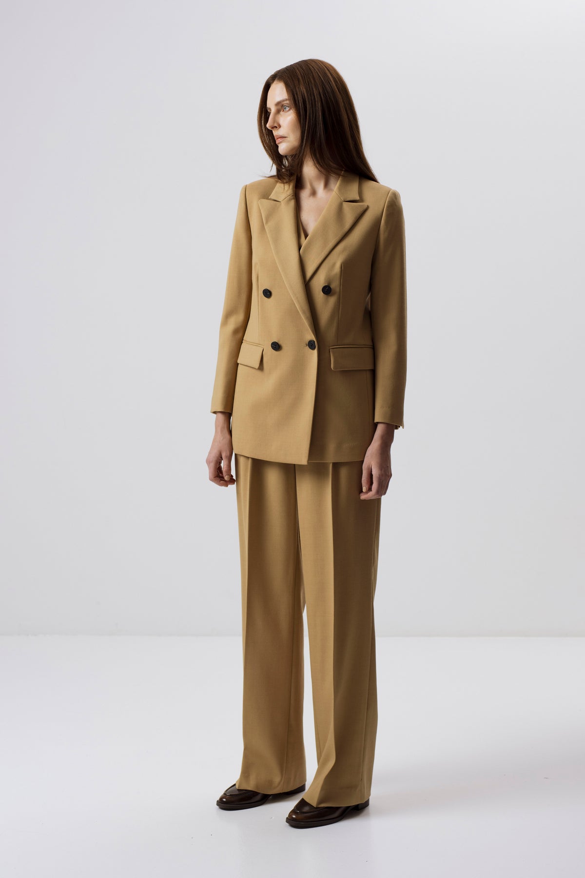 DOPPELREIHIGER BLAZER AUS VOLLMILCH