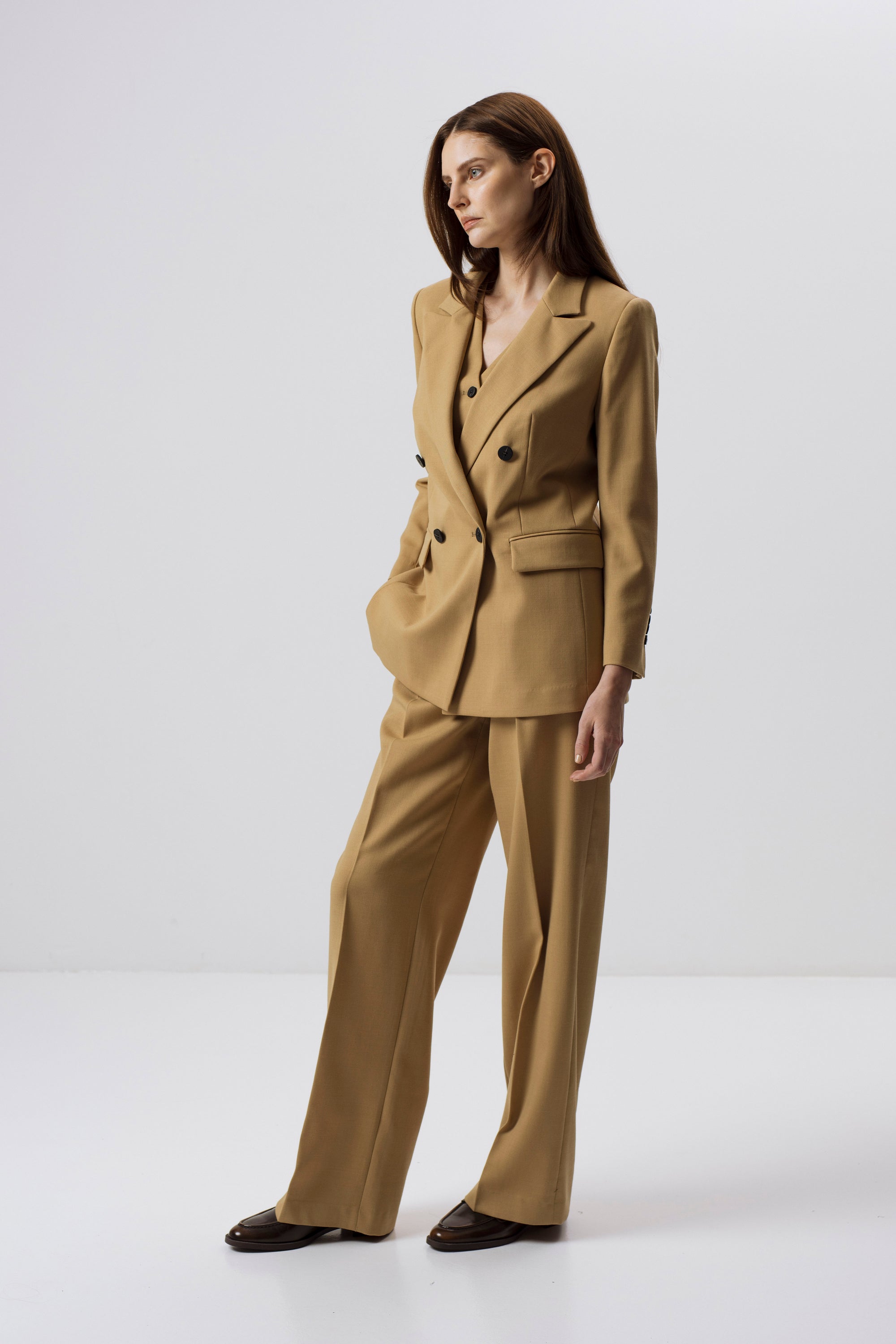 DOPPELREIHIGER BLAZER AUS VOLLMILCH