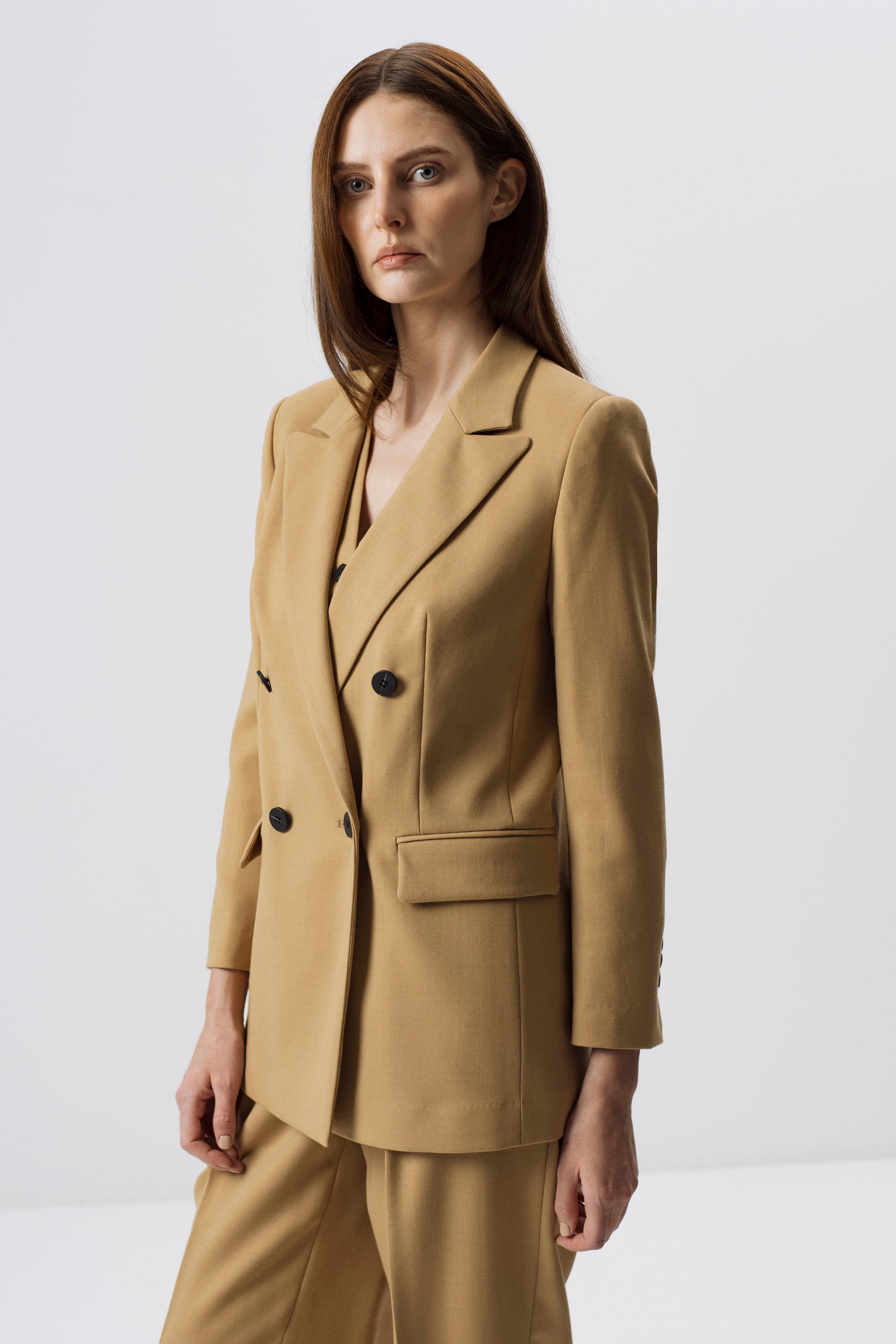 DOPPELREIHIGER BLAZER AUS VOLLMILCH