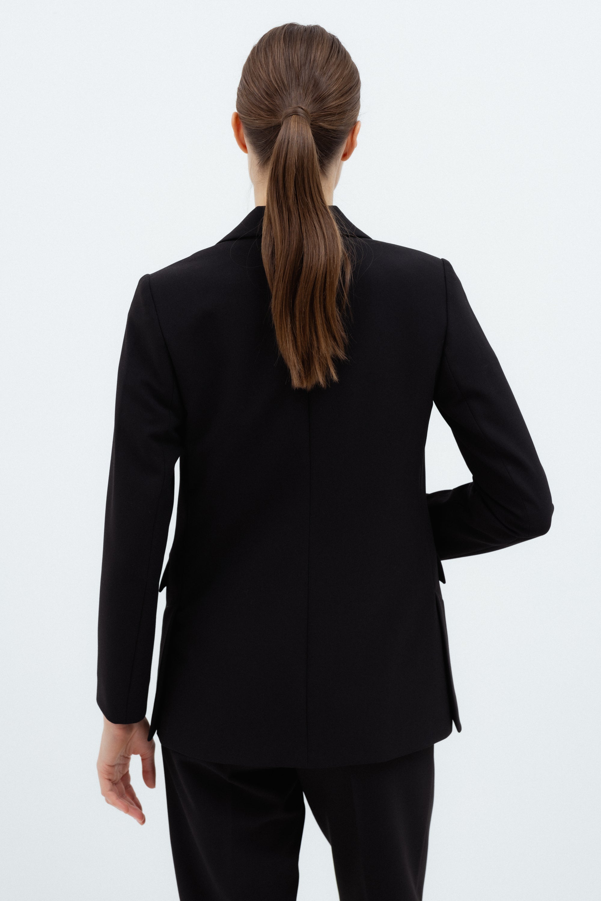 SINGLE-BREASTED FITTED BLACK BLAZER