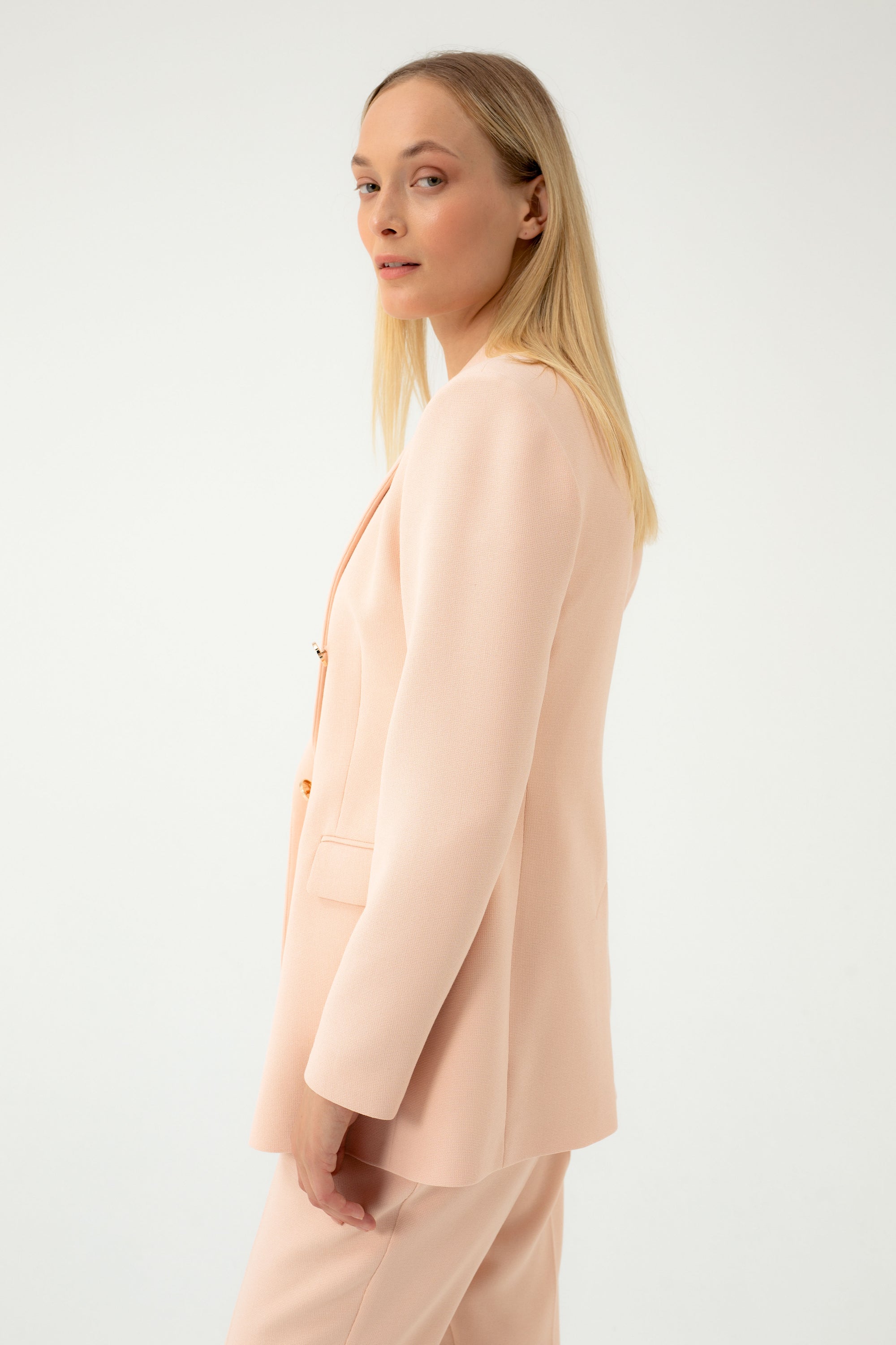 DOUBLE-BREASTED PEACH FITTED BLAZER
