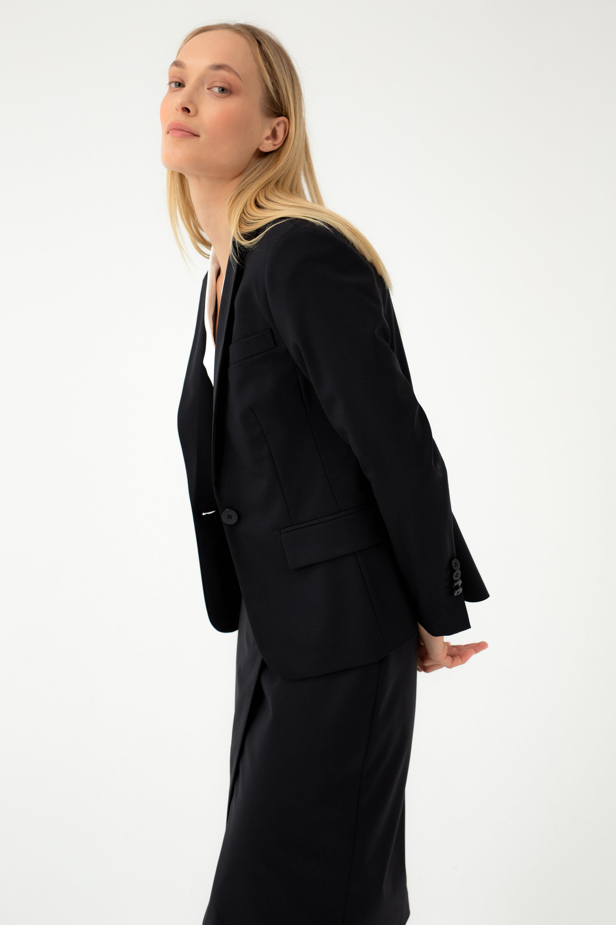 SINGLE BREASTED FITTED SUIT BLAZER