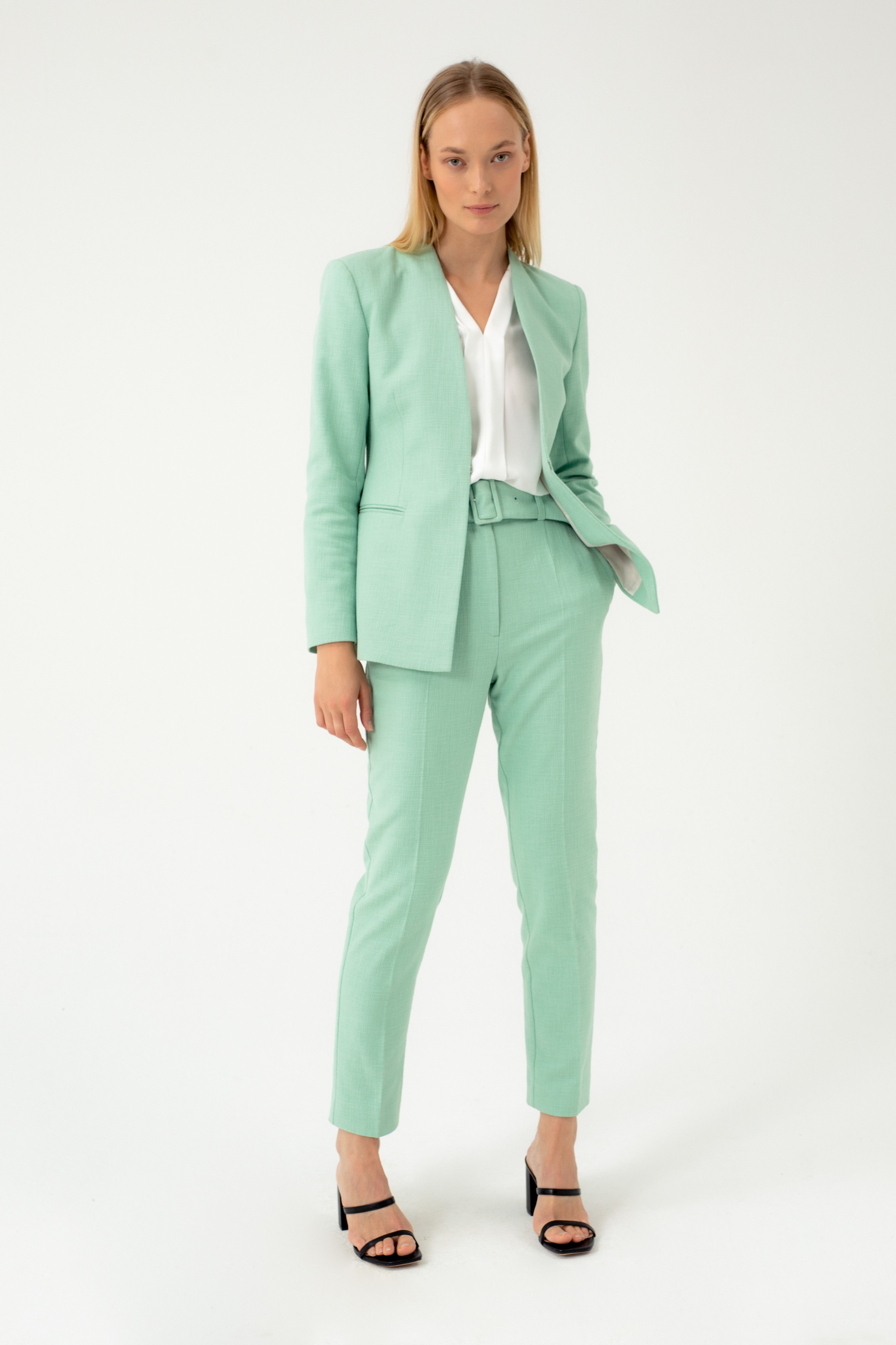 MINT FITTED BLAZER WITHOUT COLLAR