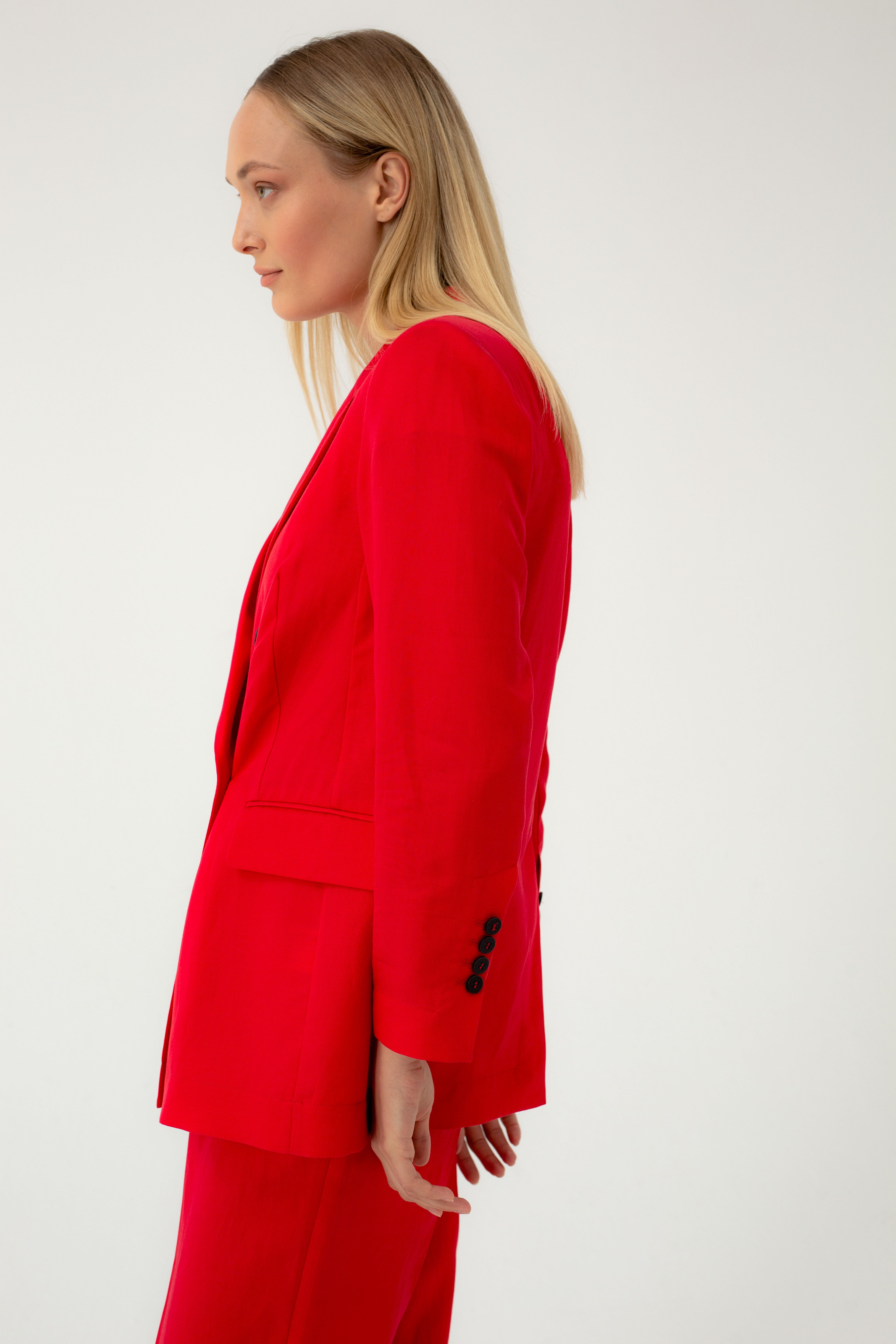DOUBLE-BREASTED RED LINEN BLAZER
