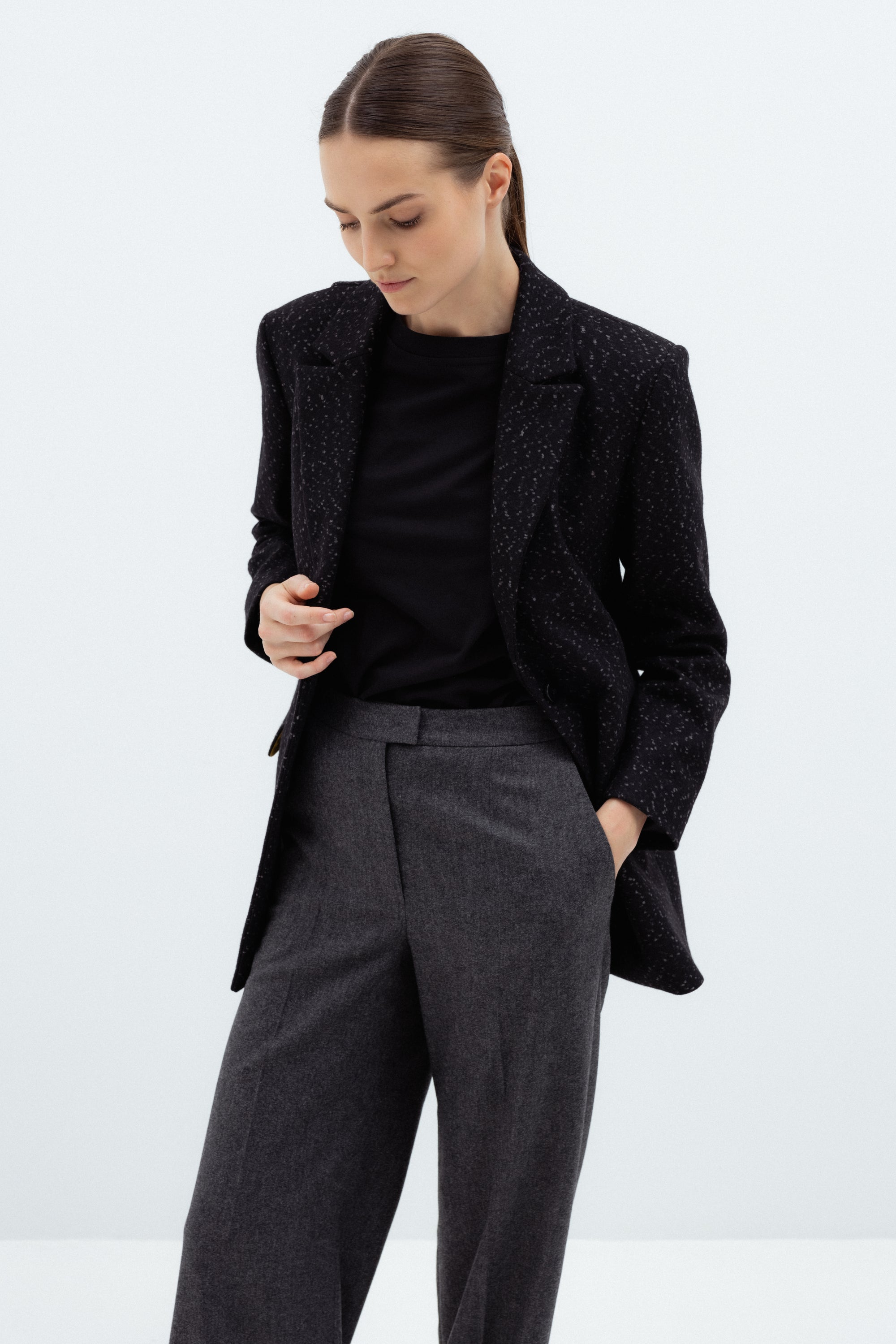 SINGLE-BREASTED BLAZER WITH DIAGONAL SPLIT