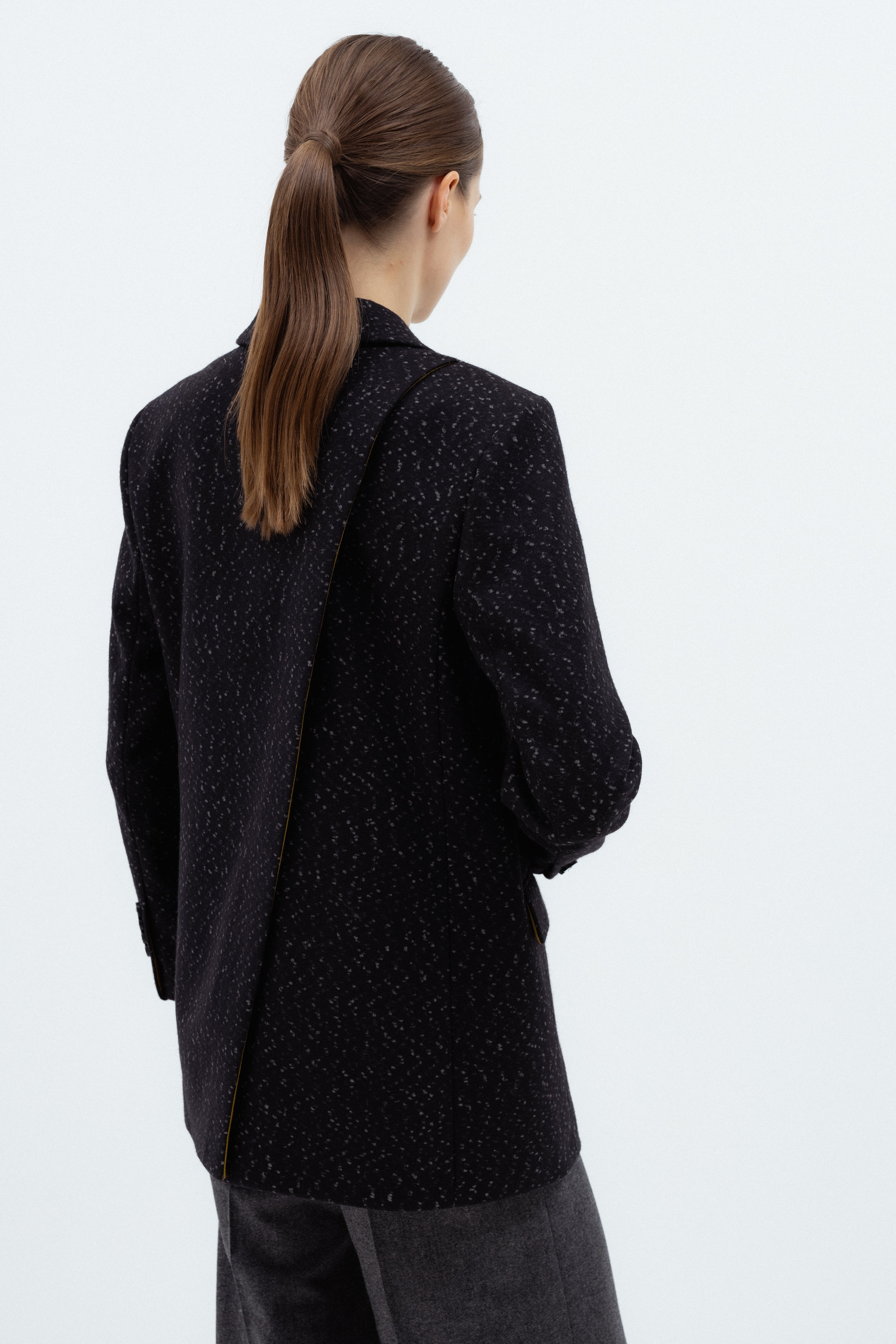 SINGLE-BREASTED BLAZER WITH DIAGONAL SPLIT