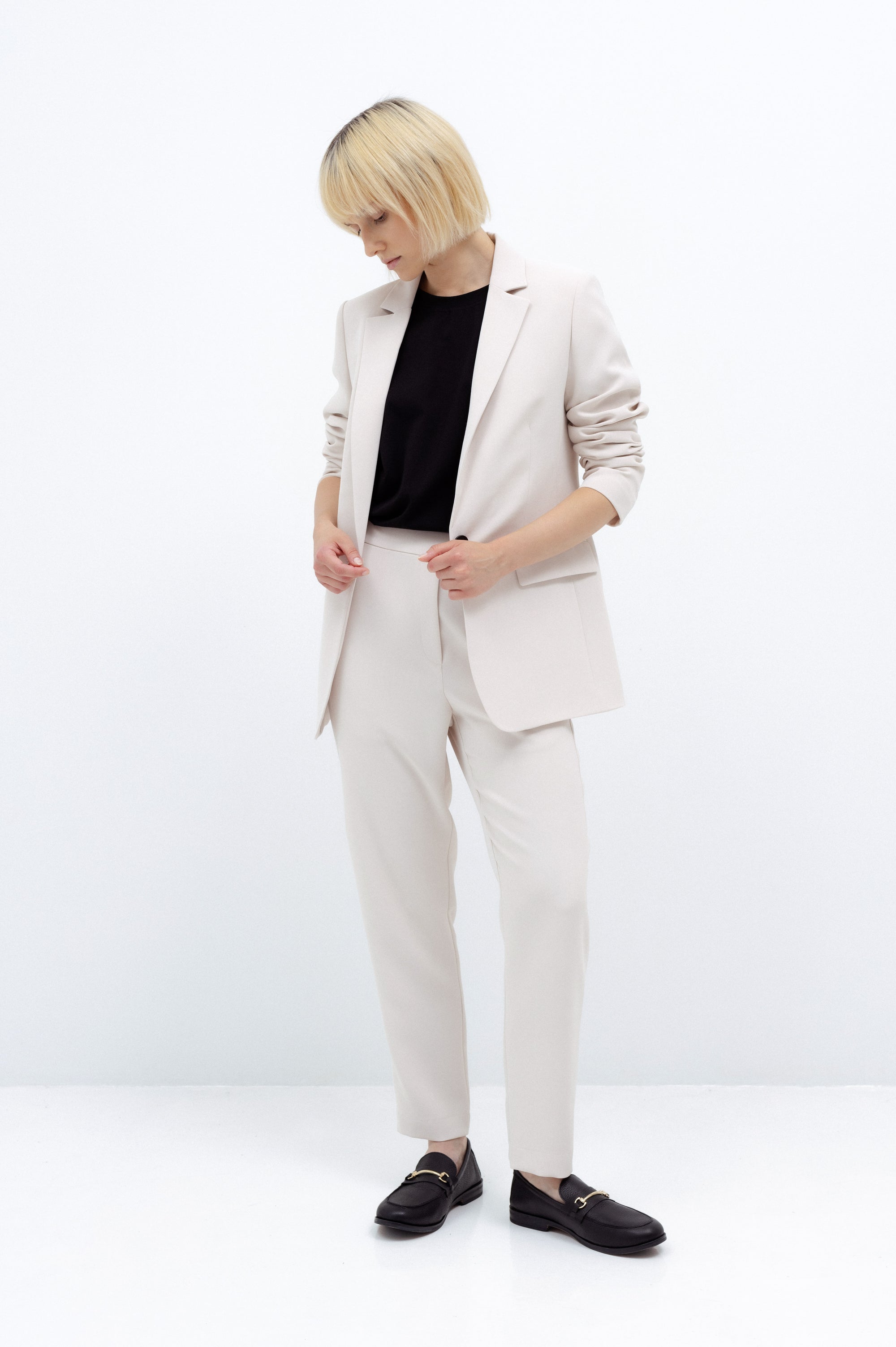 SINGLE-BREASTED SLIM FIT MILK BLAZER