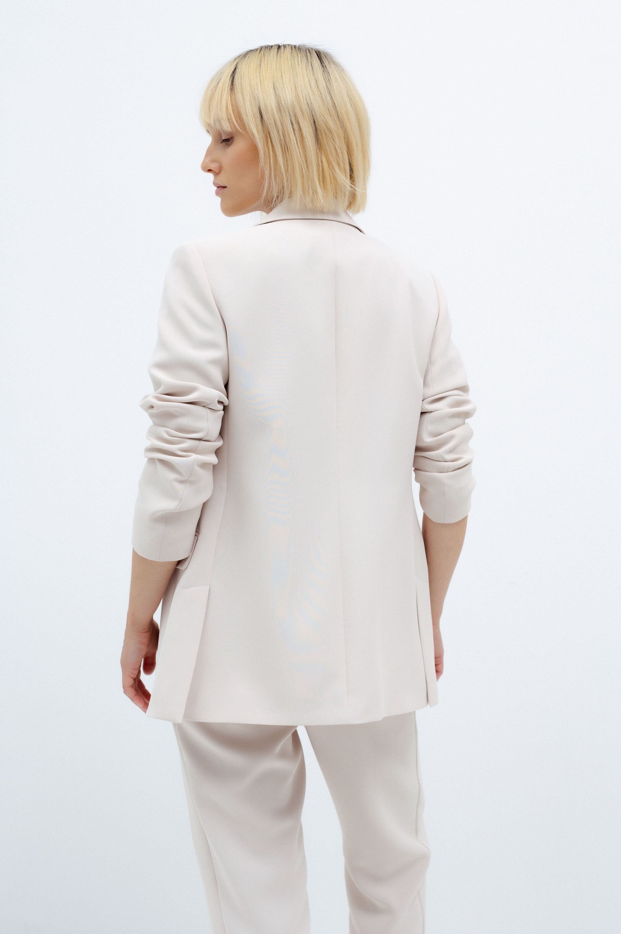 SINGLE-BREASTED SLIM FIT MILK BLAZER