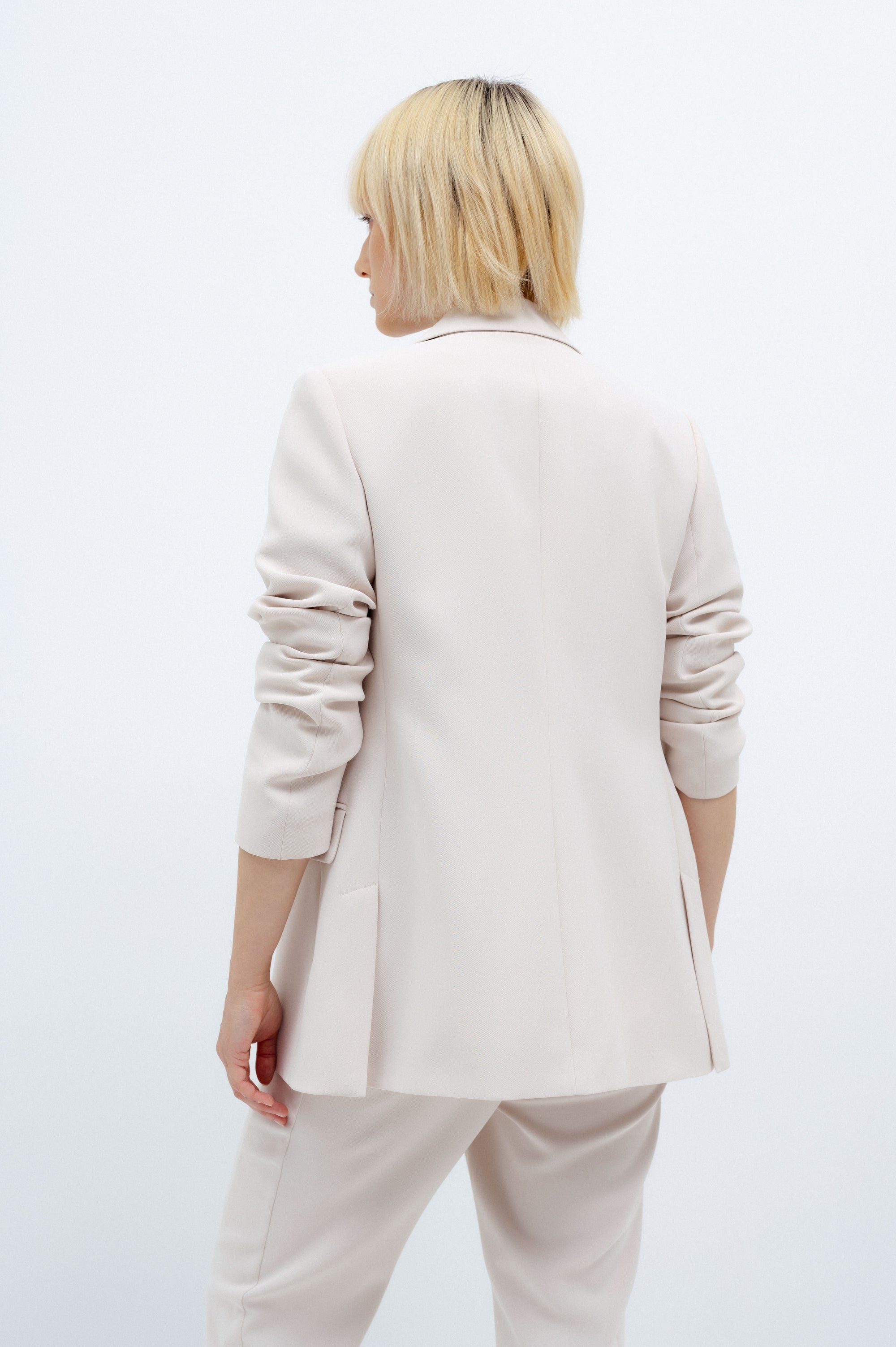 SINGLE-BREASTED SLIM FIT MILK BLAZER