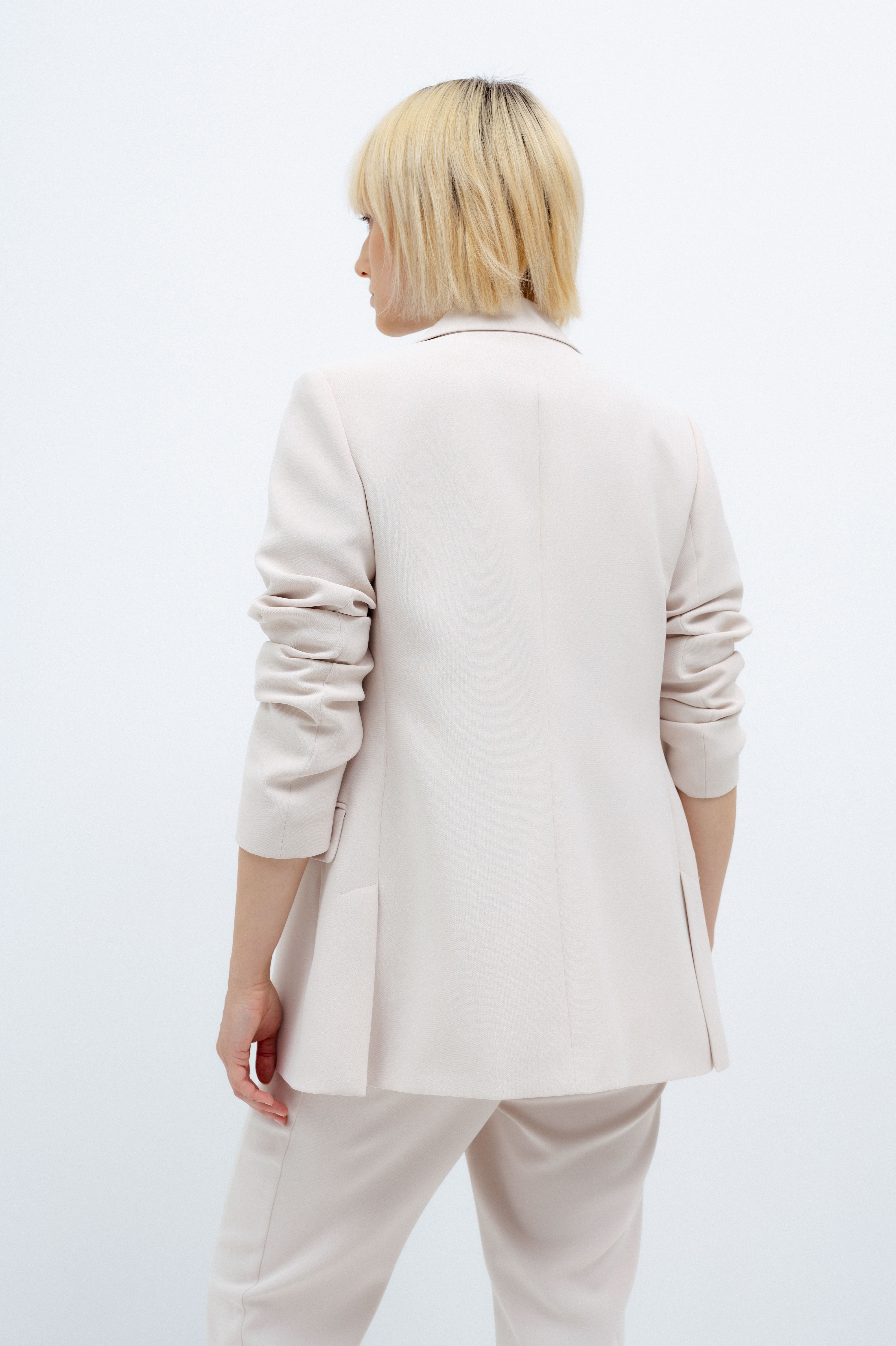 SINGLE-BREASTED SLIM FIT MILK BLAZER