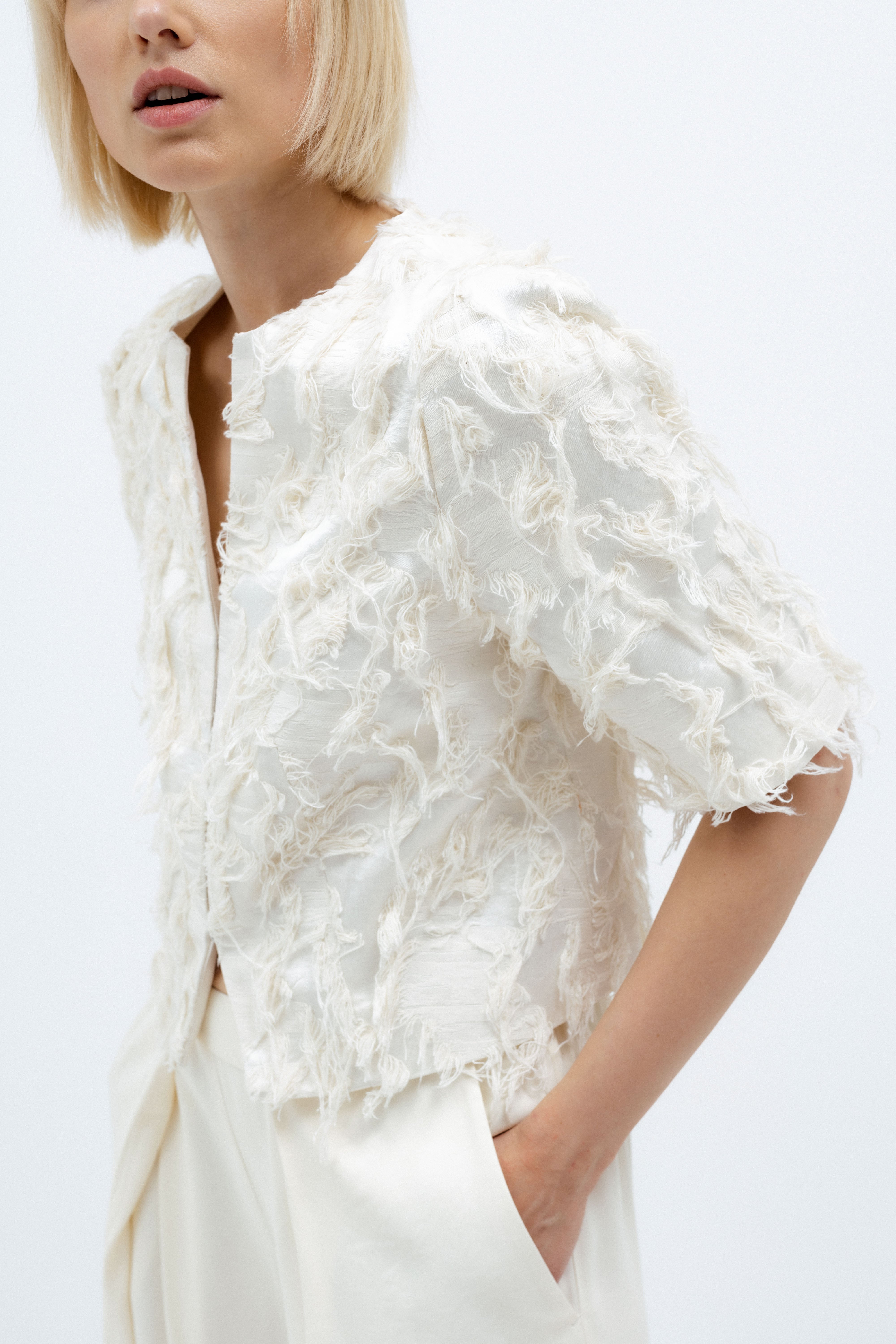 FRAYED JACQUARD CROPPED BLAZER