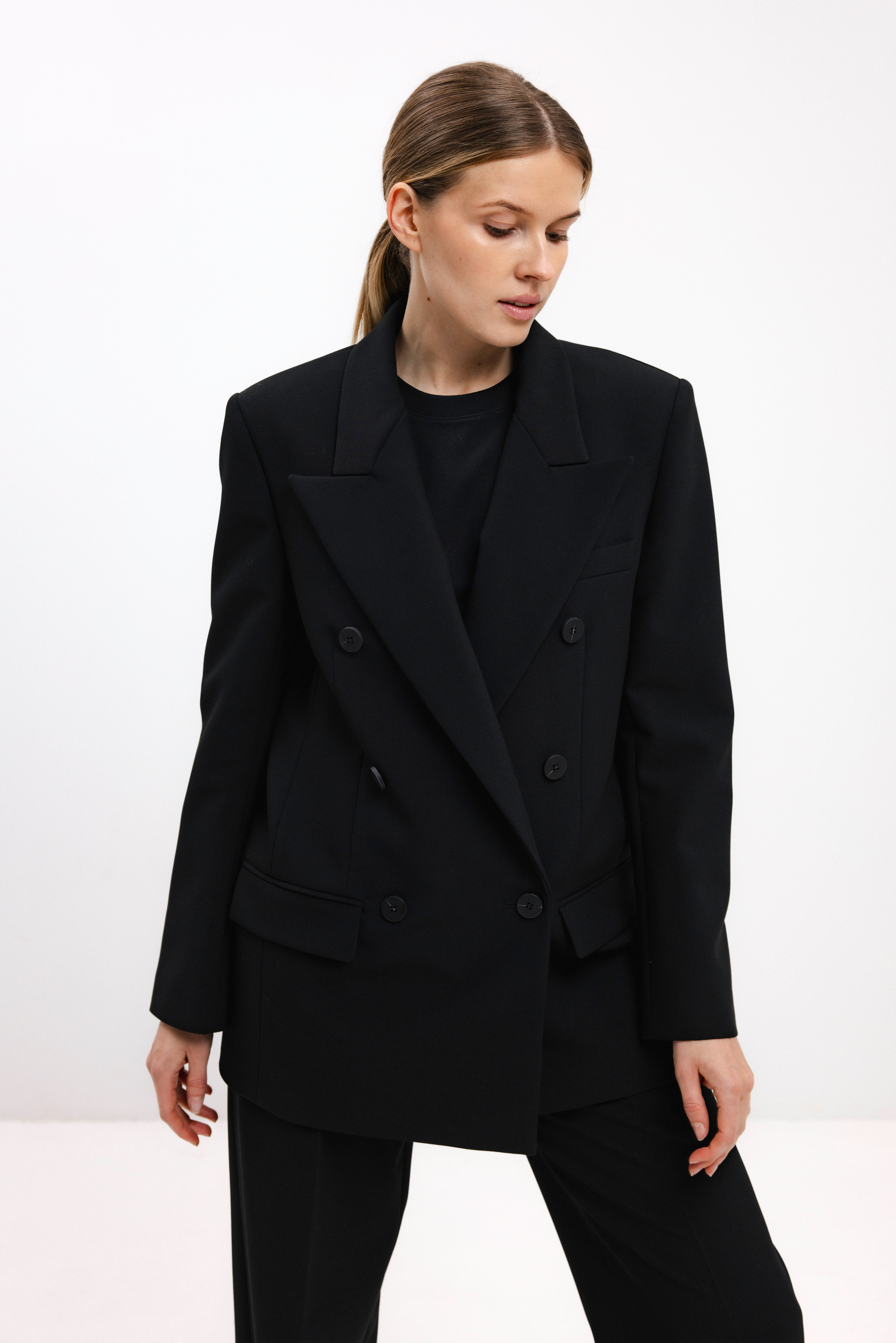 DOUBLE-BREASTED BLACK BLAZER