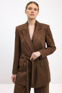 BELTED BLAZER IN NUT BROWN