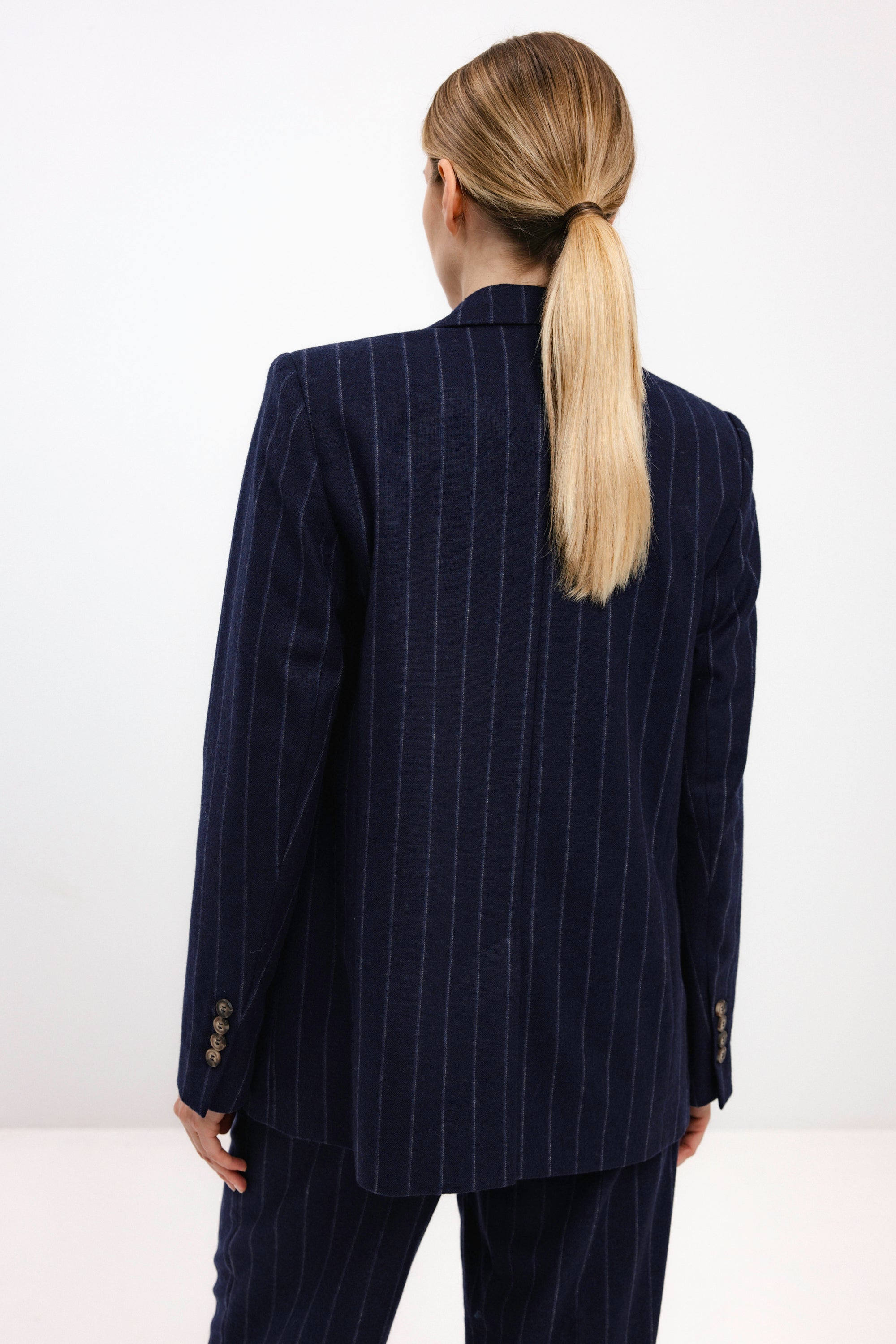 TAMSIAI MĖLYNAS VILNOS ŠVARKAS SU DRYŽIAIS