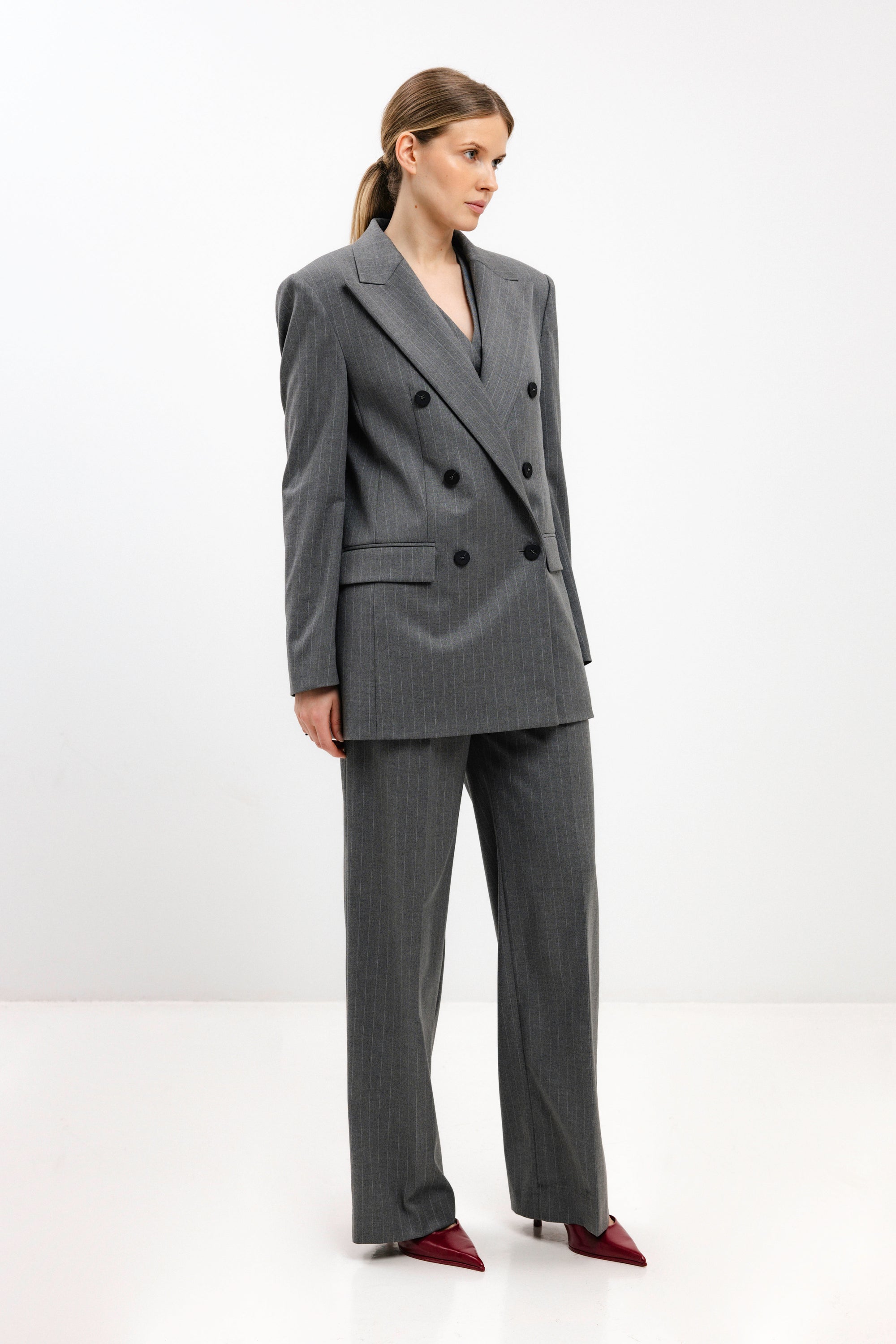 GREY STRIPED DOUBLE-BREASTED BLAZER