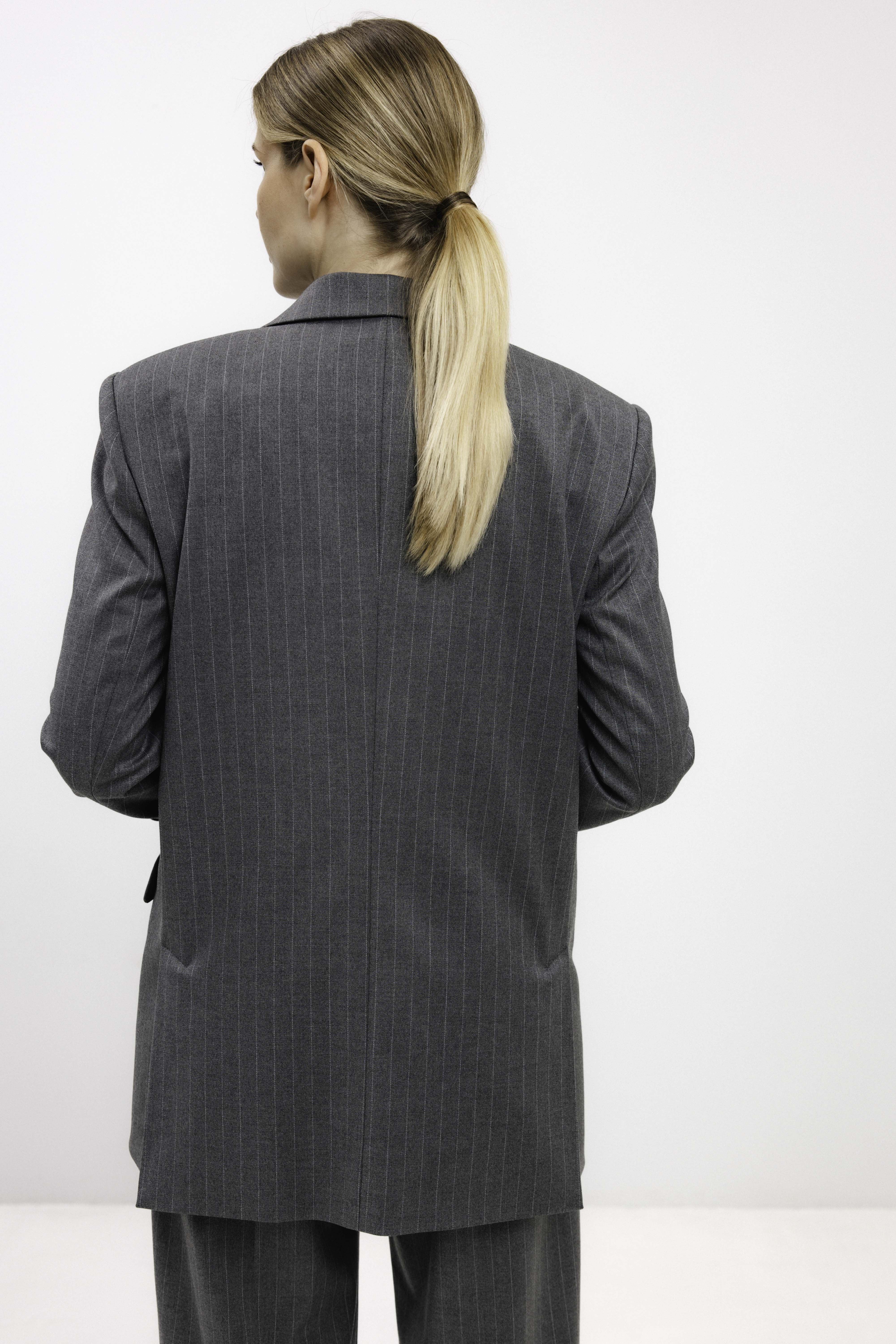 GREY STRIPED DOUBLE-BREASTED BLAZER