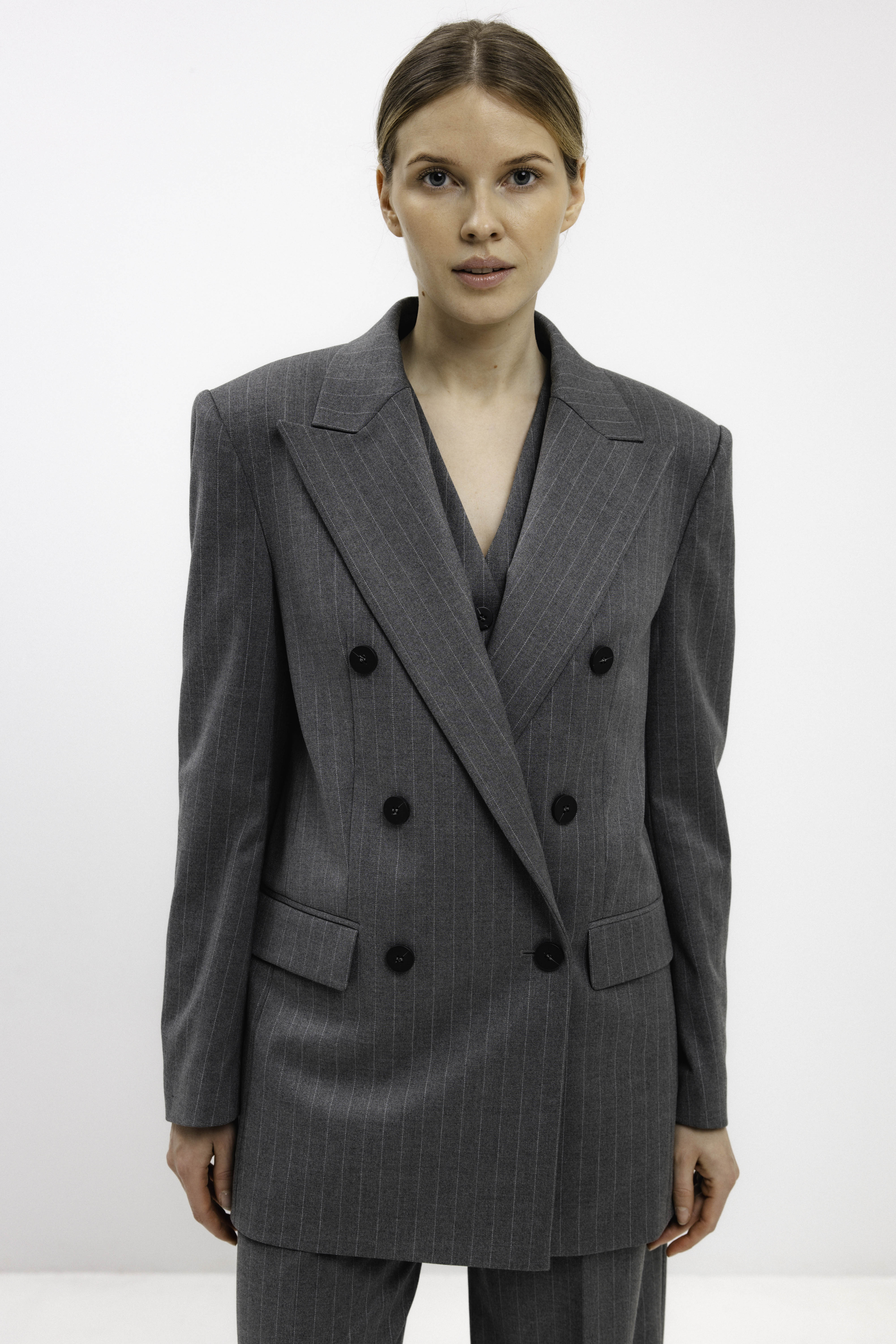 GREY STRIPED DOUBLE-BREASTED BLAZER