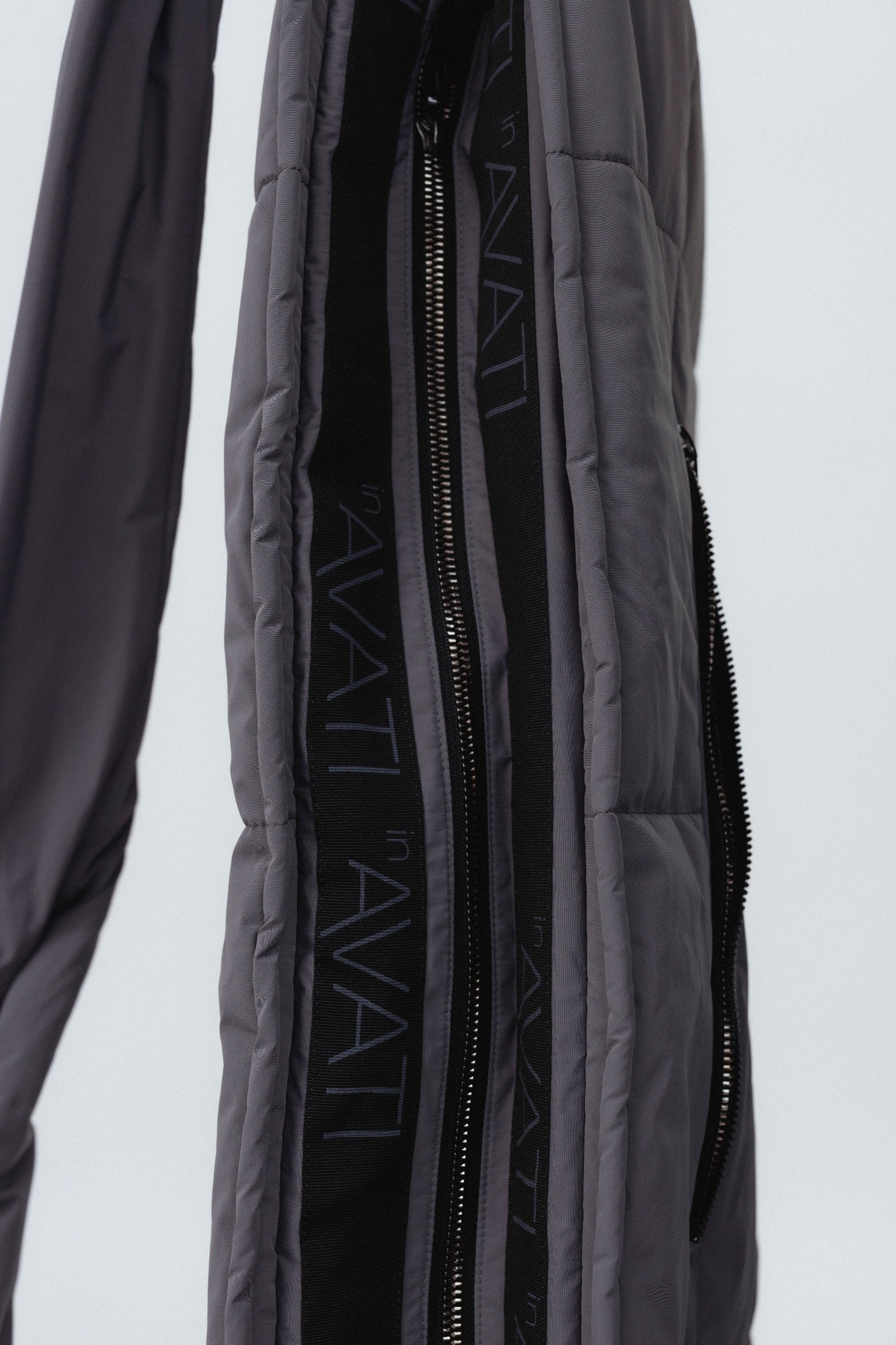 QUILTED SHOULDER BAG IN GREY