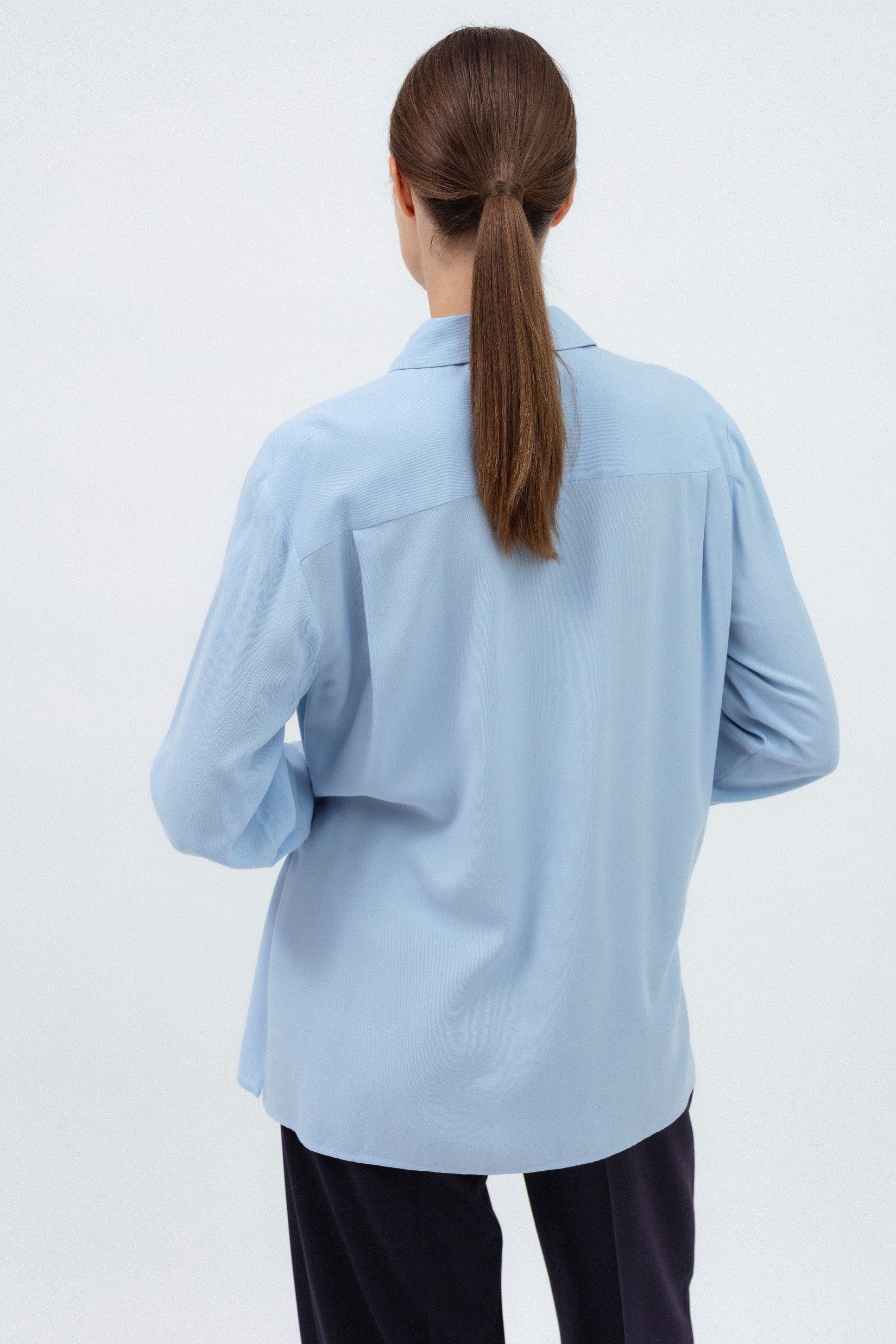 LIGHT BLUE SHIRT WITH SIDE GATHERING
