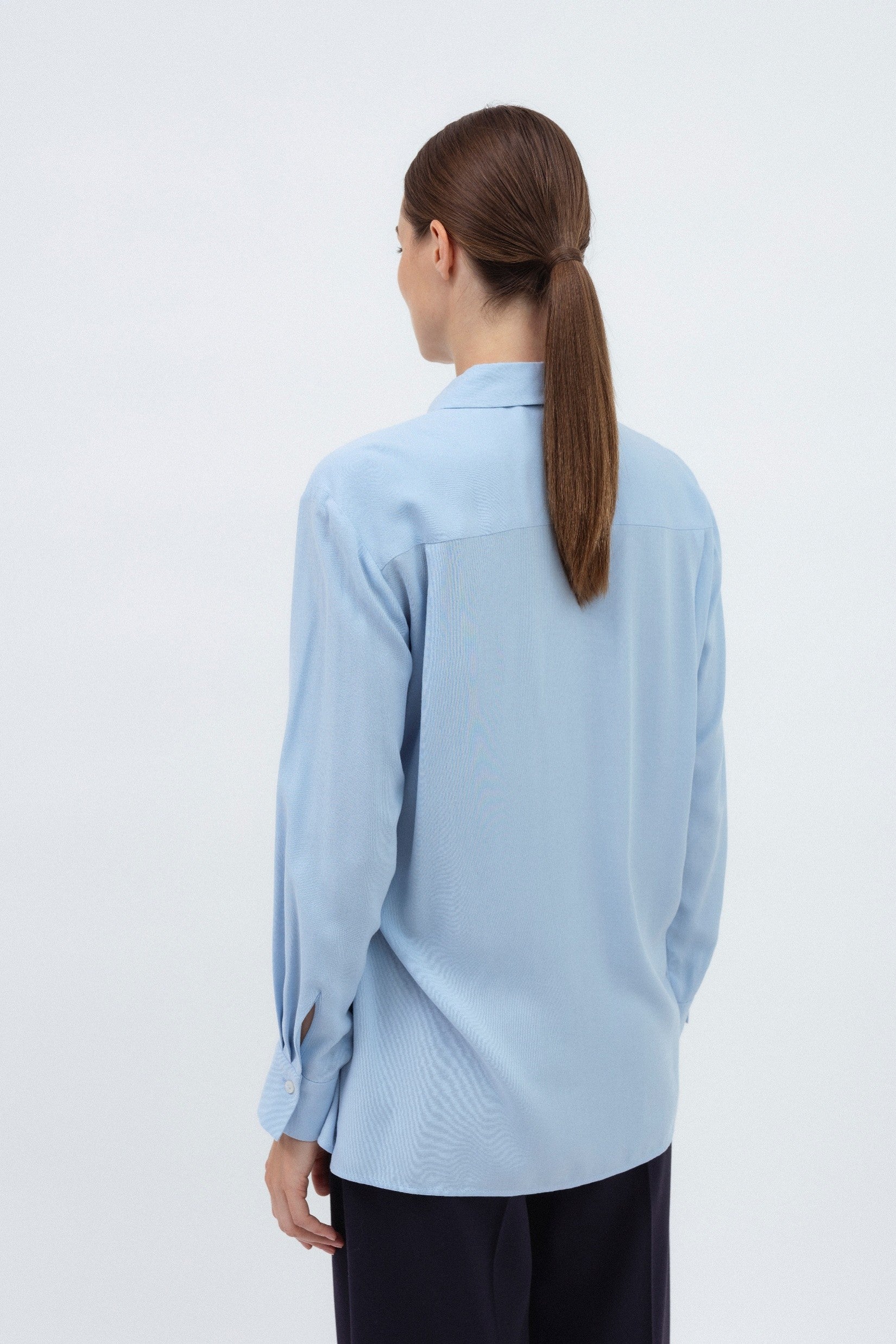 LIGHT BLUE SHIRT WITH SIDE GATHERING