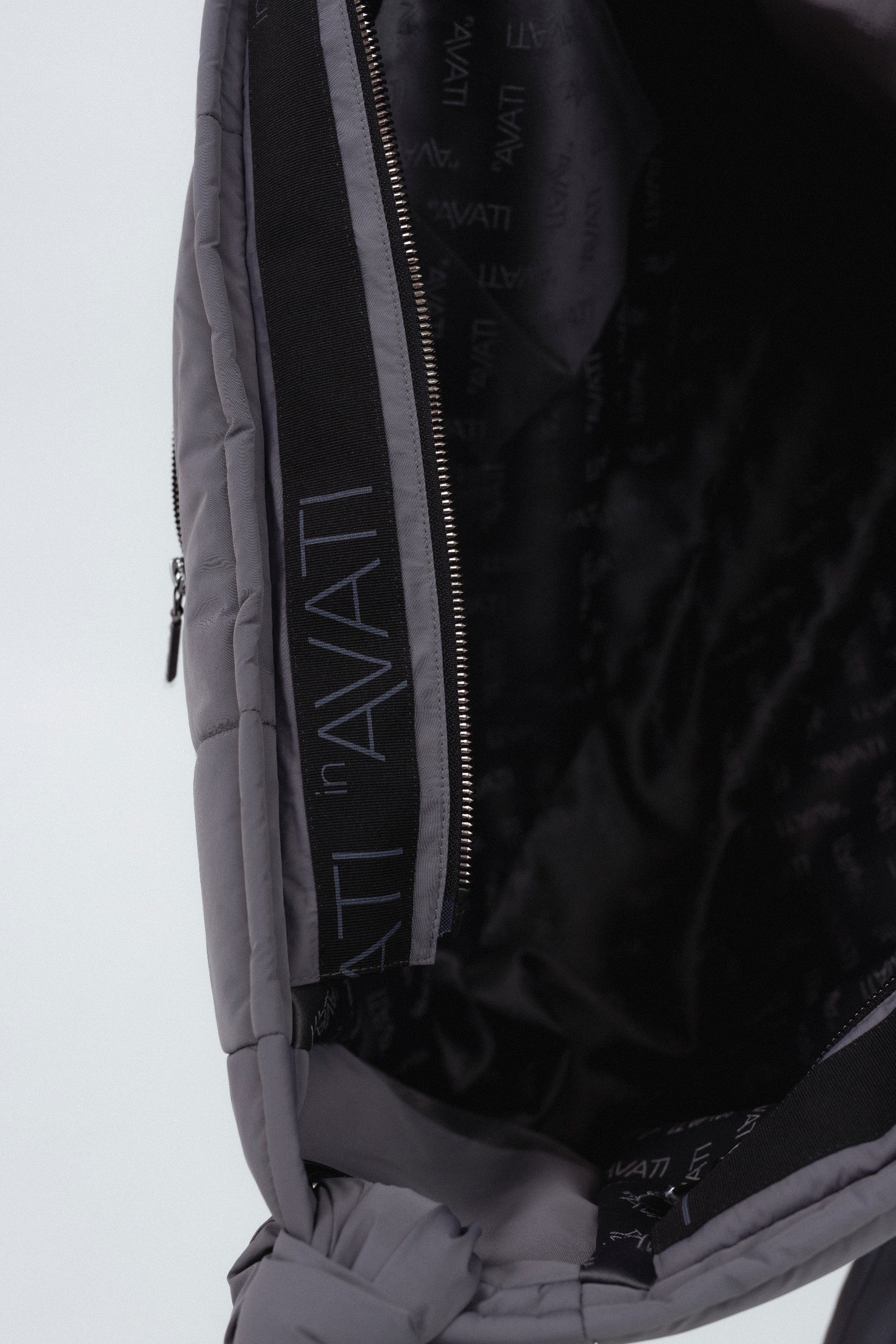 QUILTED SHOULDER BAG IN GREY