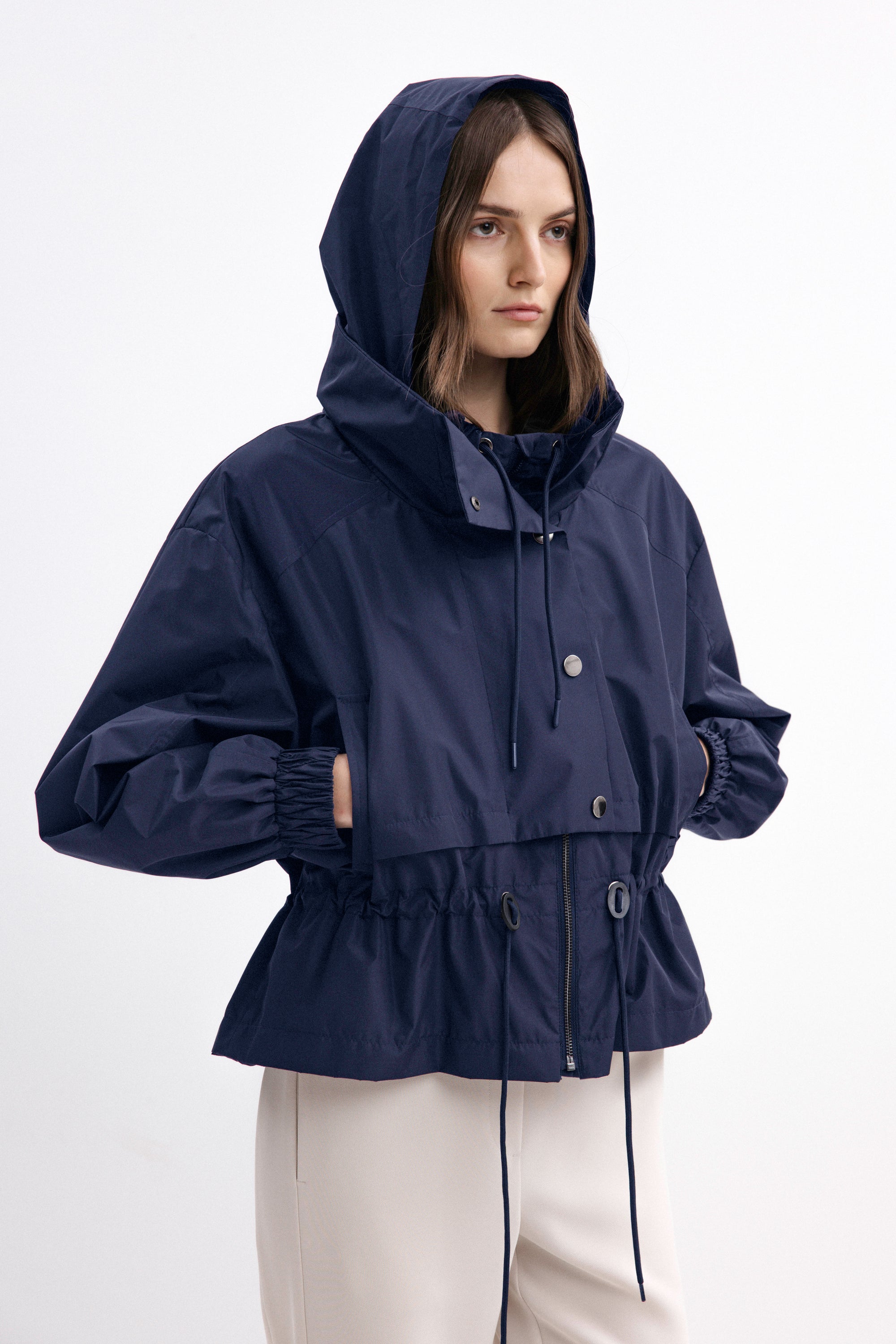 NAVY SHORT RAINCOAT WITH HOOD
