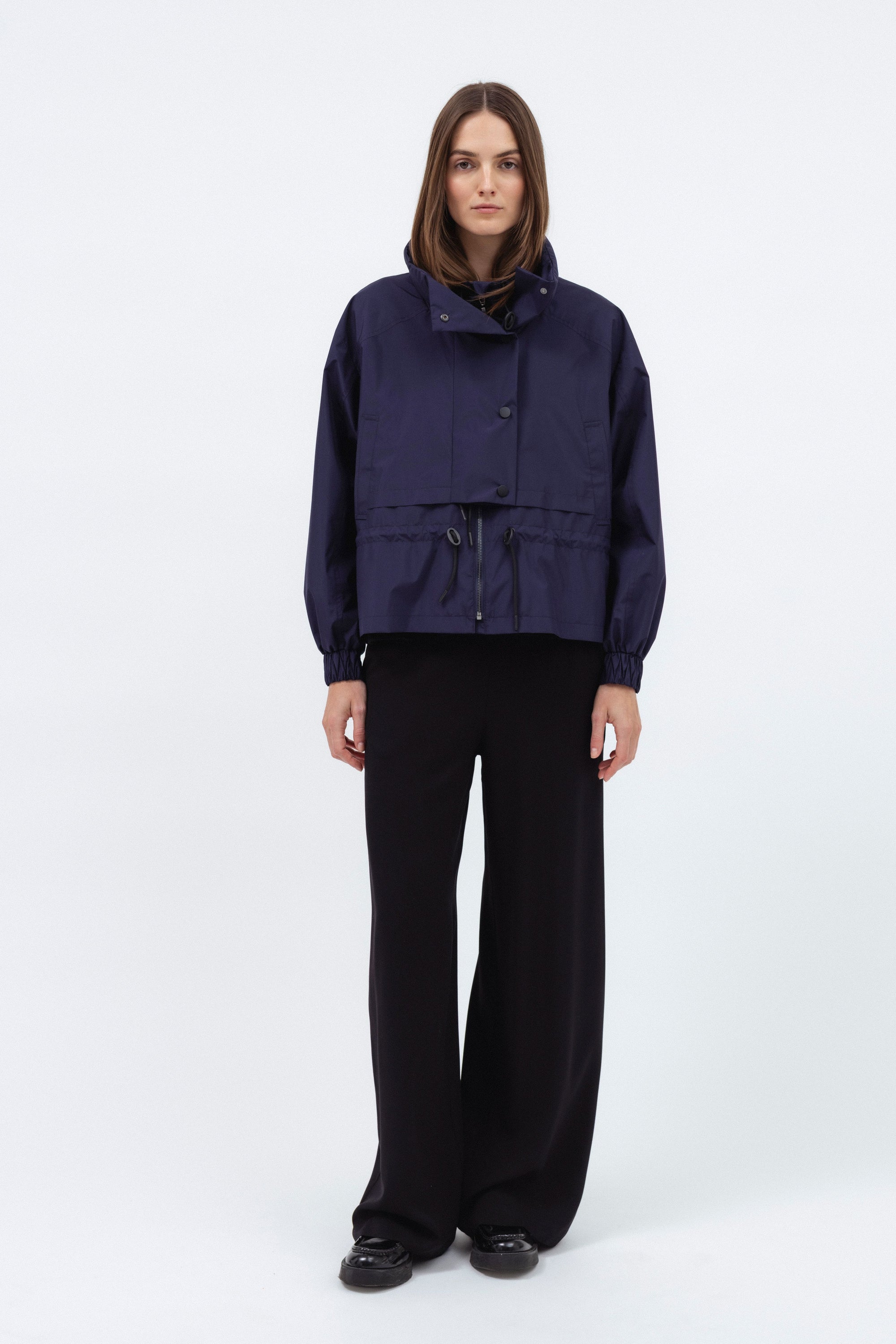 NAVY SHORT RAINCOAT WITH HOOD