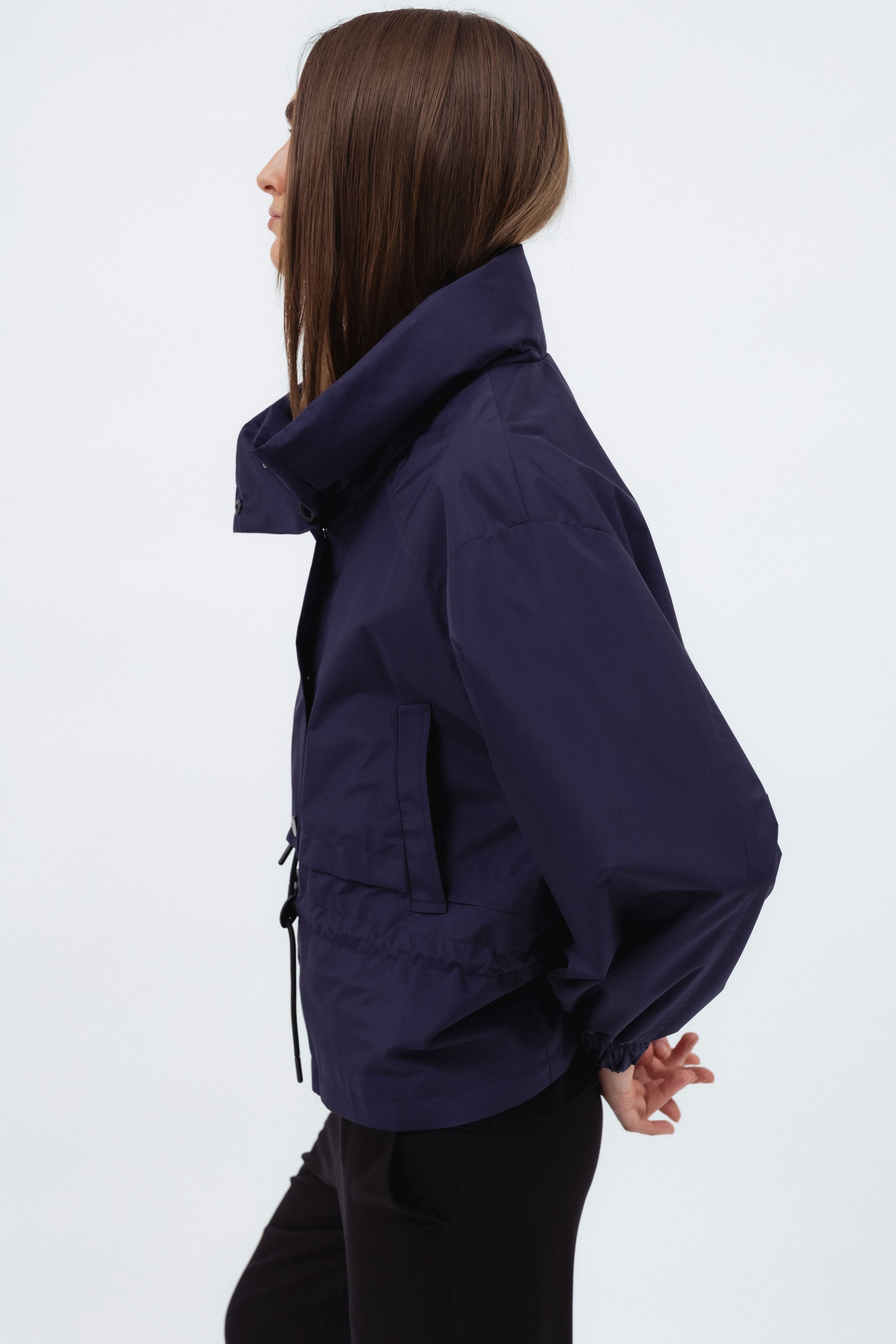 NAVY SHORT RAINCOAT WITH HOOD