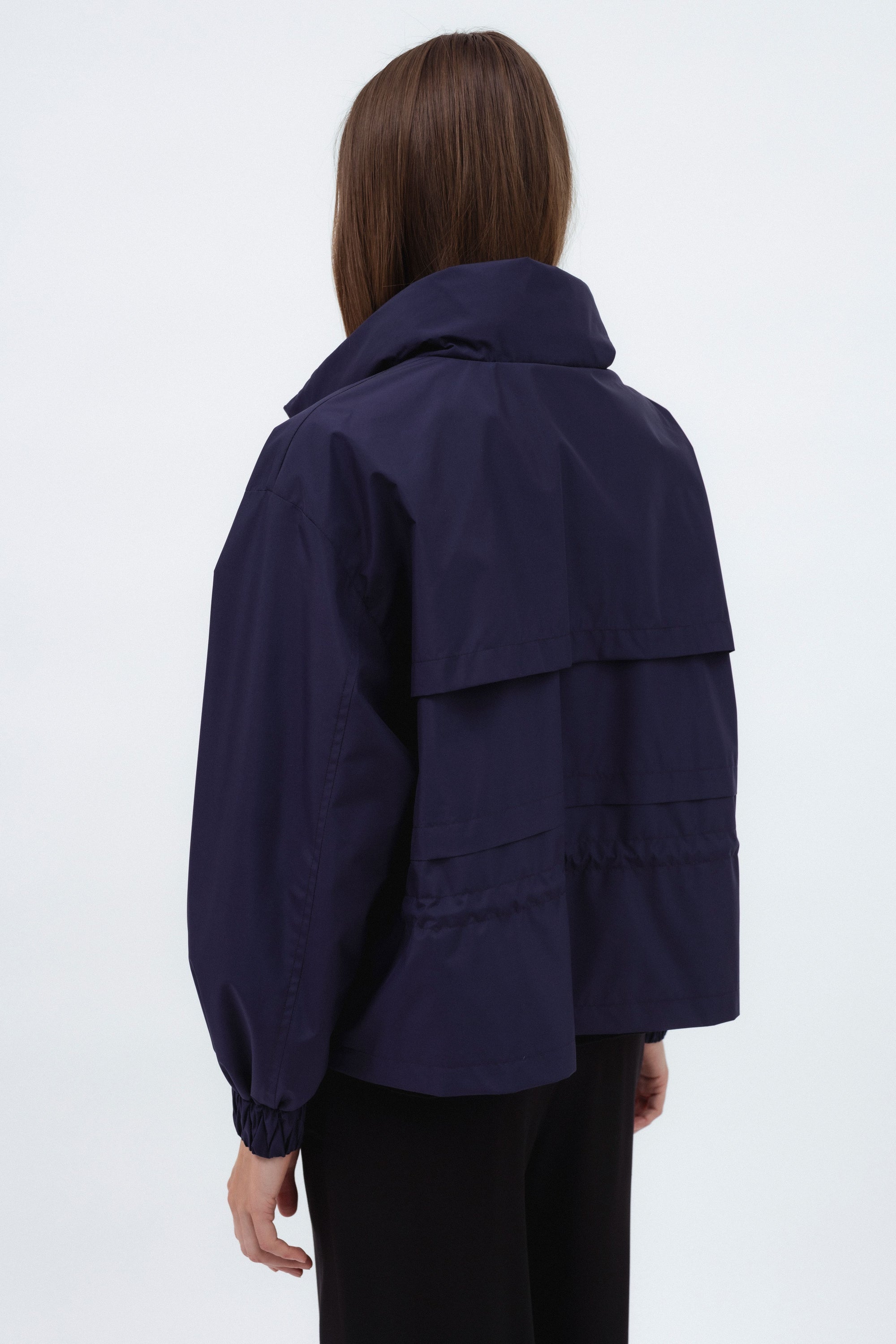 NAVY SHORT RAINCOAT WITH HOOD