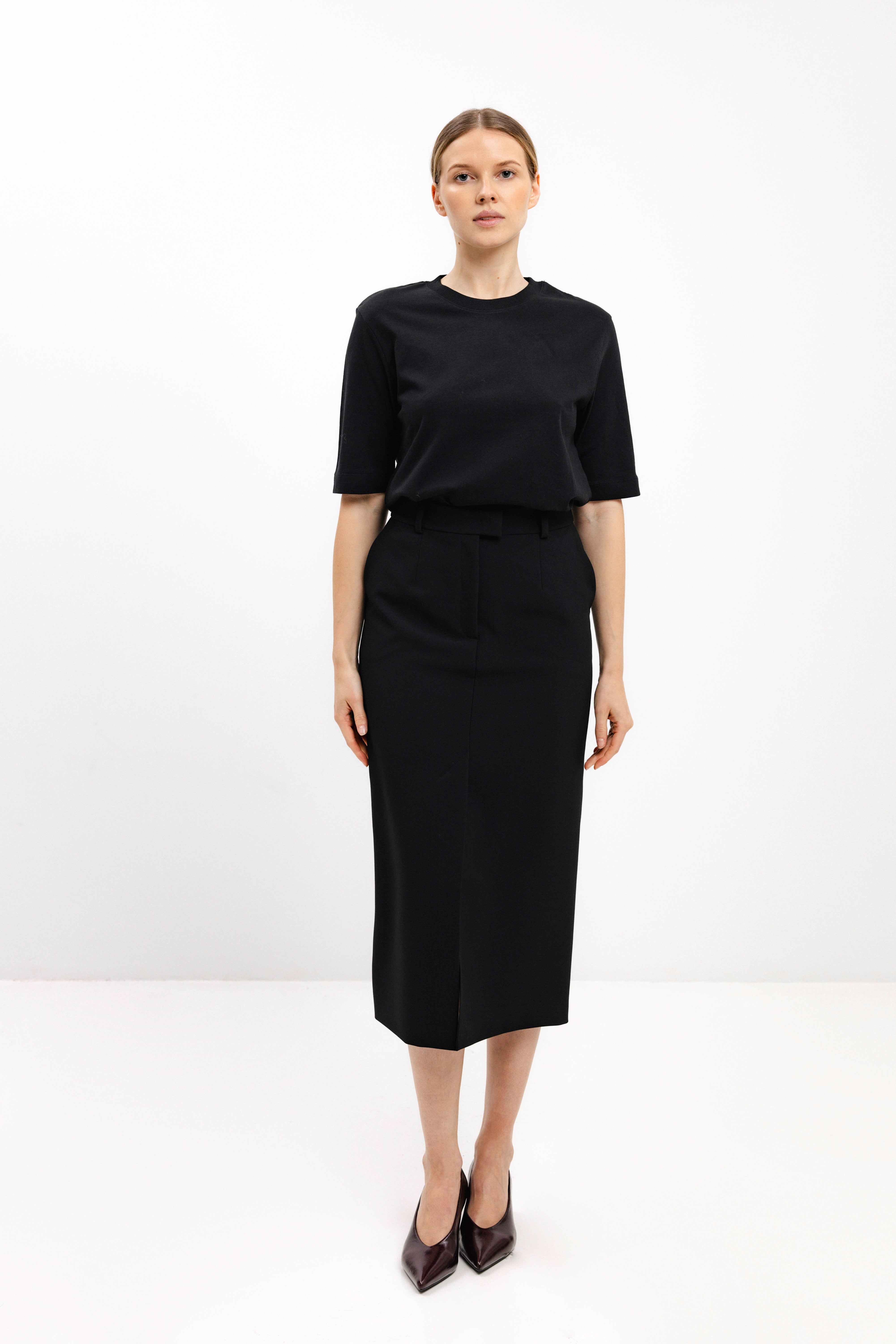 STRAIGHT-CUT BLACK MIDI SKIRT