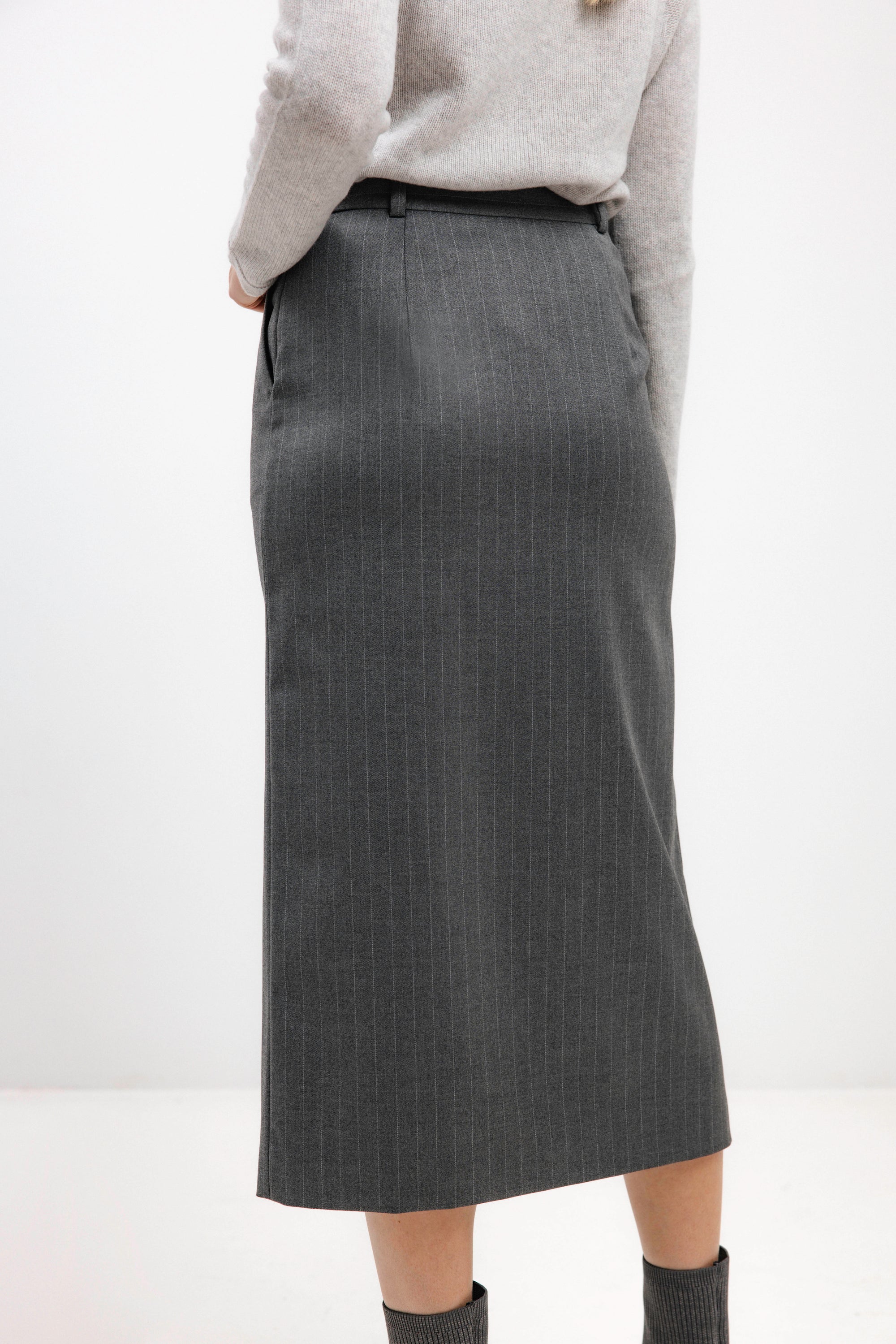 GREY STRIPED STRAIGHT-CUT MIDI SKIRT