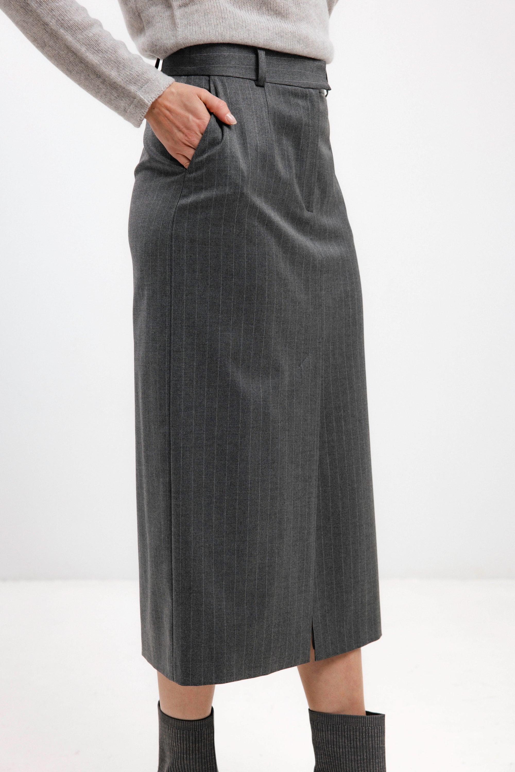 GREY STRIPED STRAIGHT-CUT MIDI SKIRT