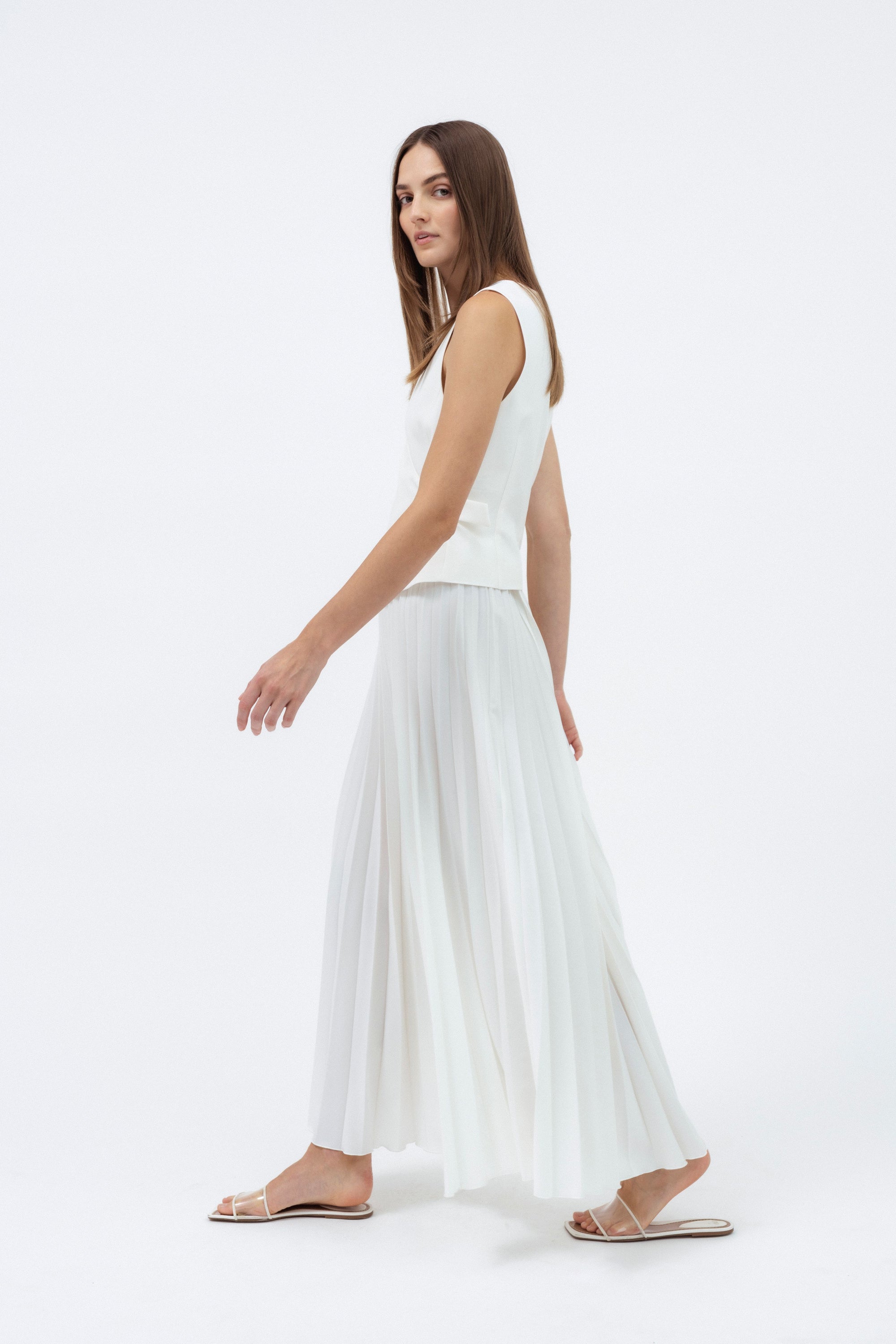 WHITE PLEATED MAXI SKIRT