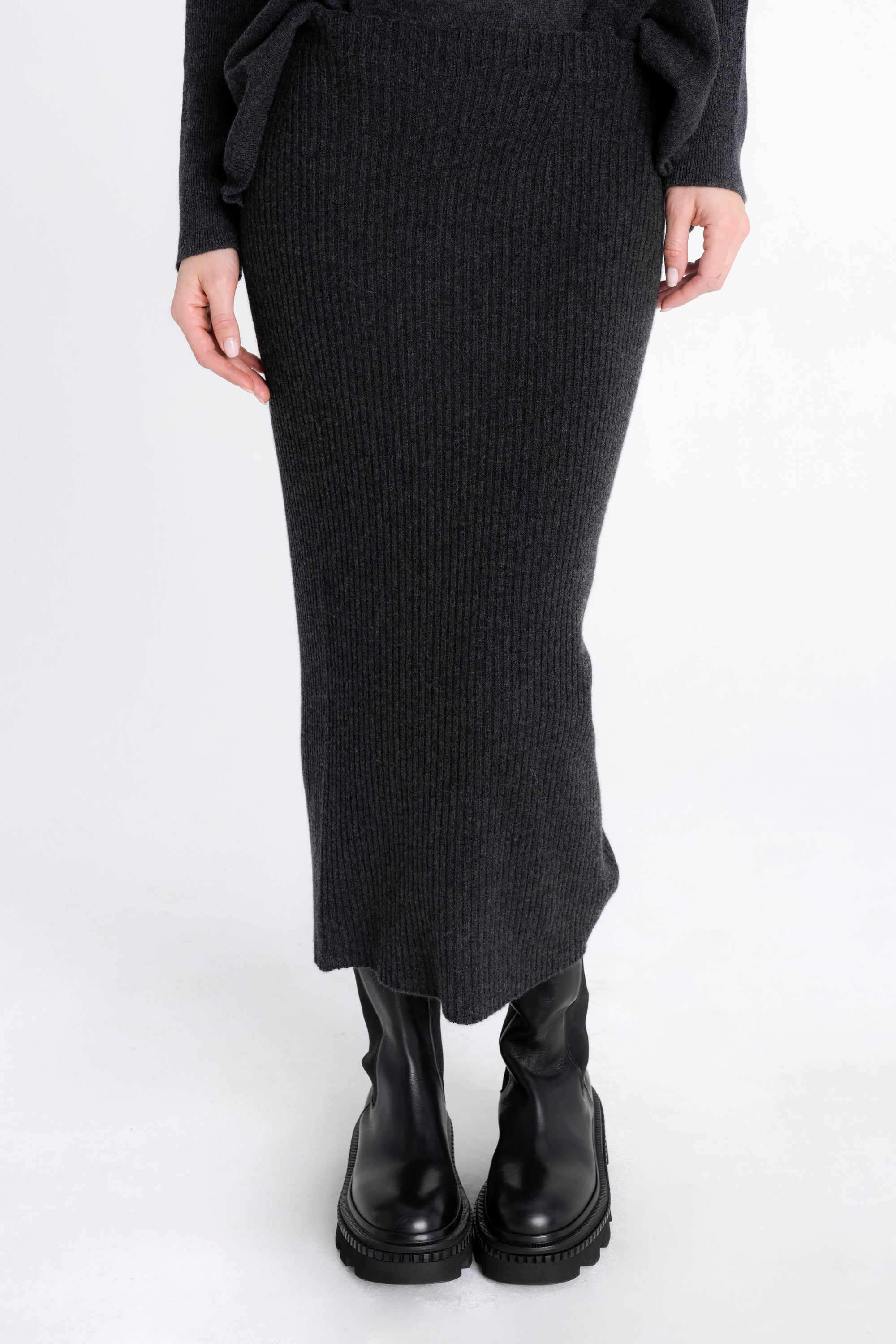 DARK GREY KNITTED CASHMERE SKIRT