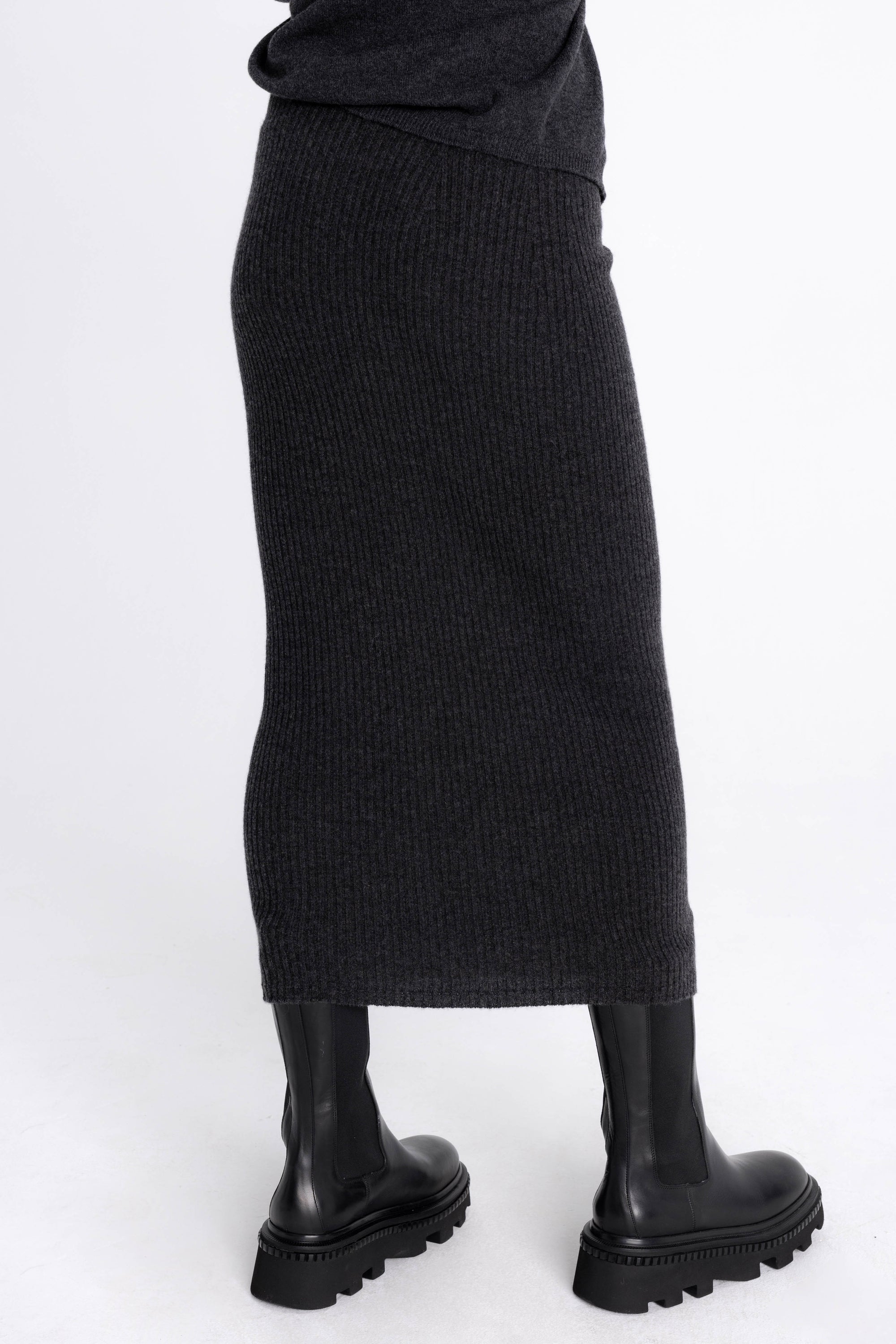DARK GREY KNITTED CASHMERE SKIRT
