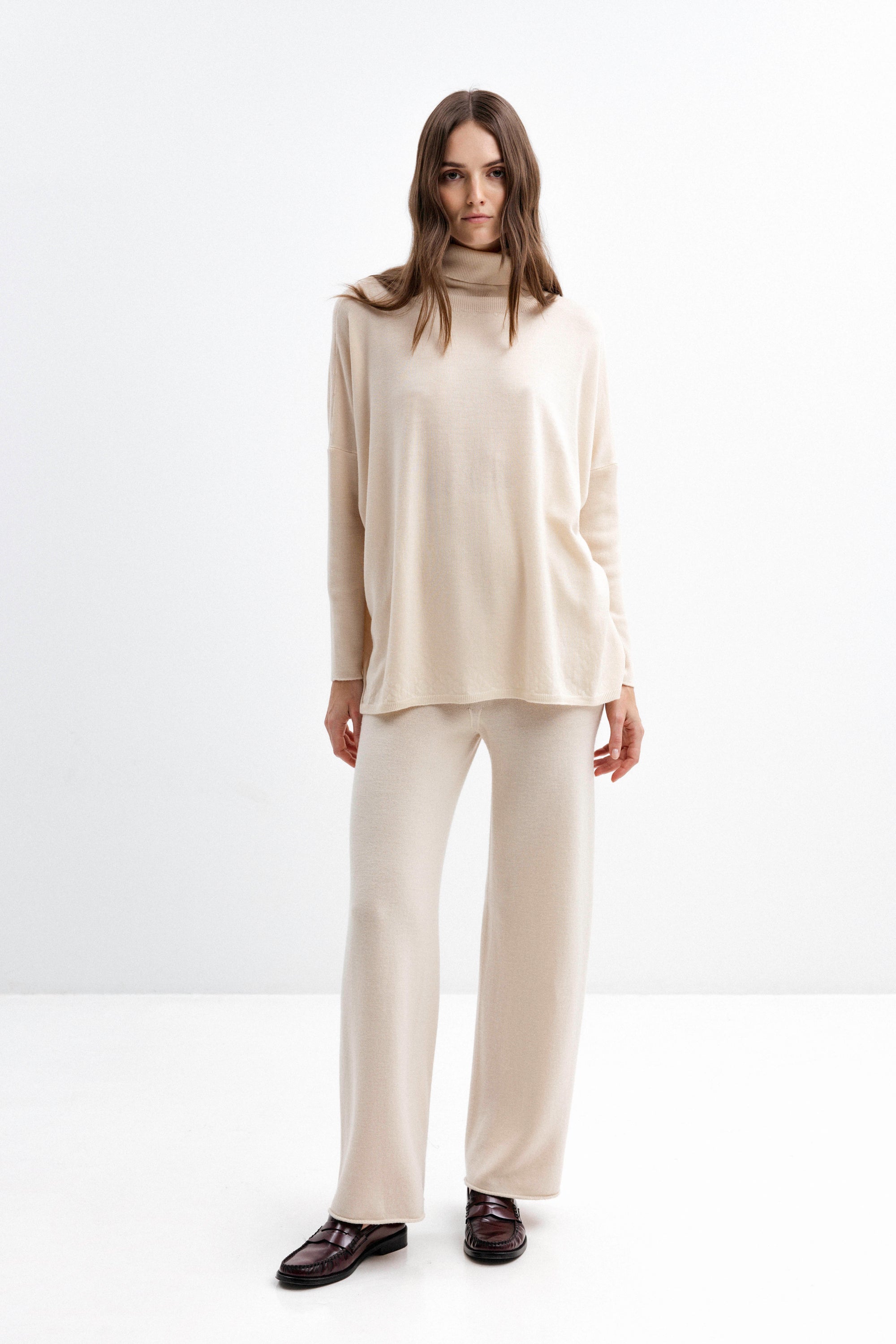 HIGH NECK MERINO WOOL MILK SWEATER