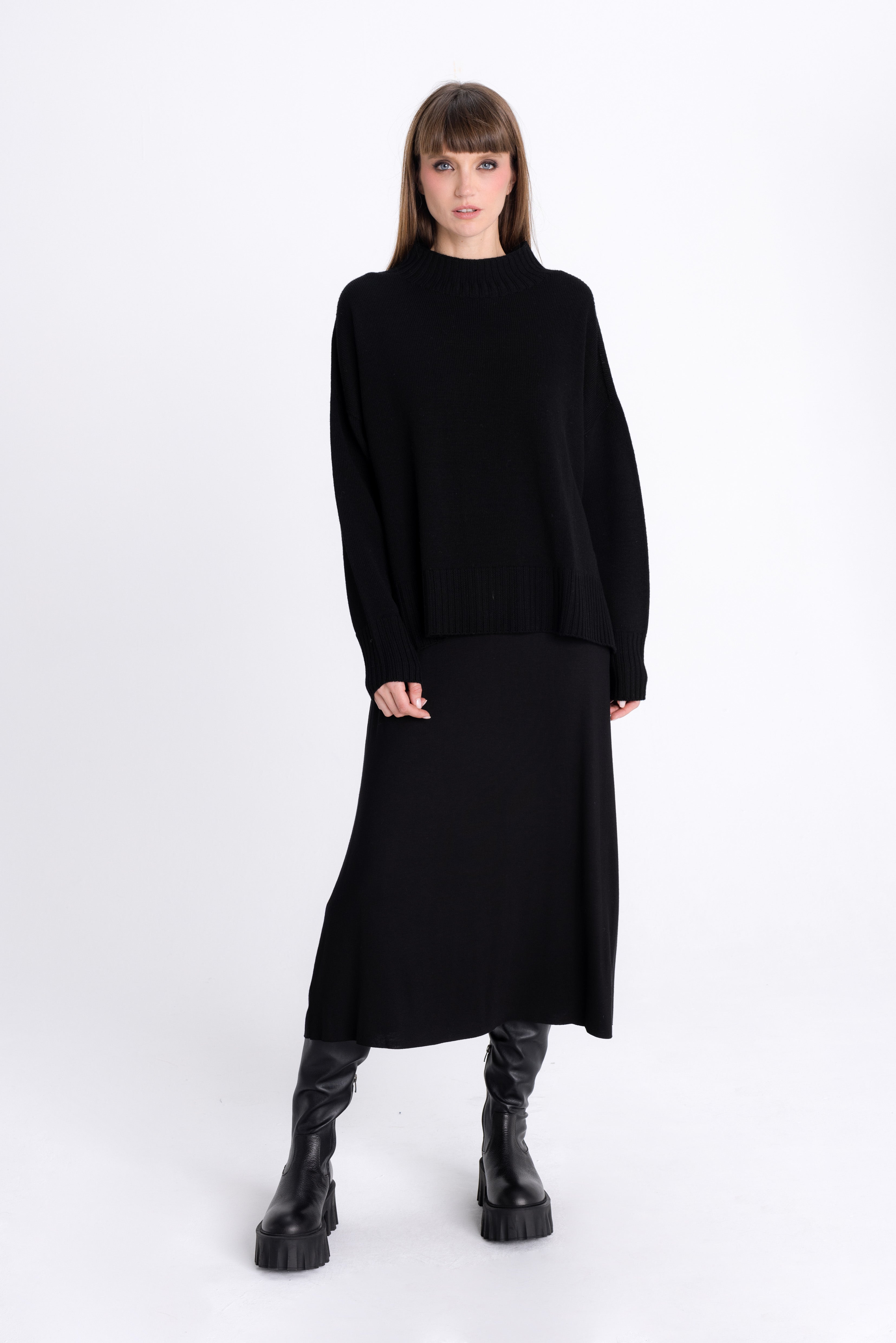 OVERSIZED BLACK MERINO WOOL SWEATER
